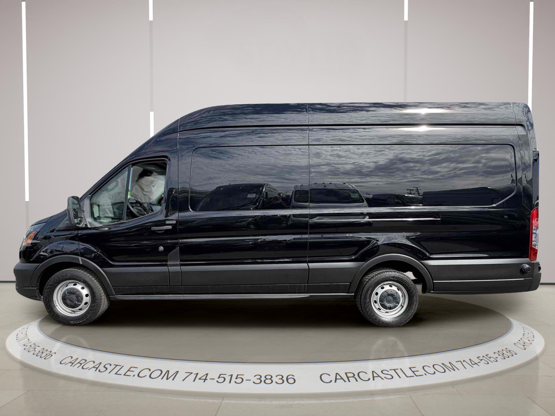Ford Transit photo 2