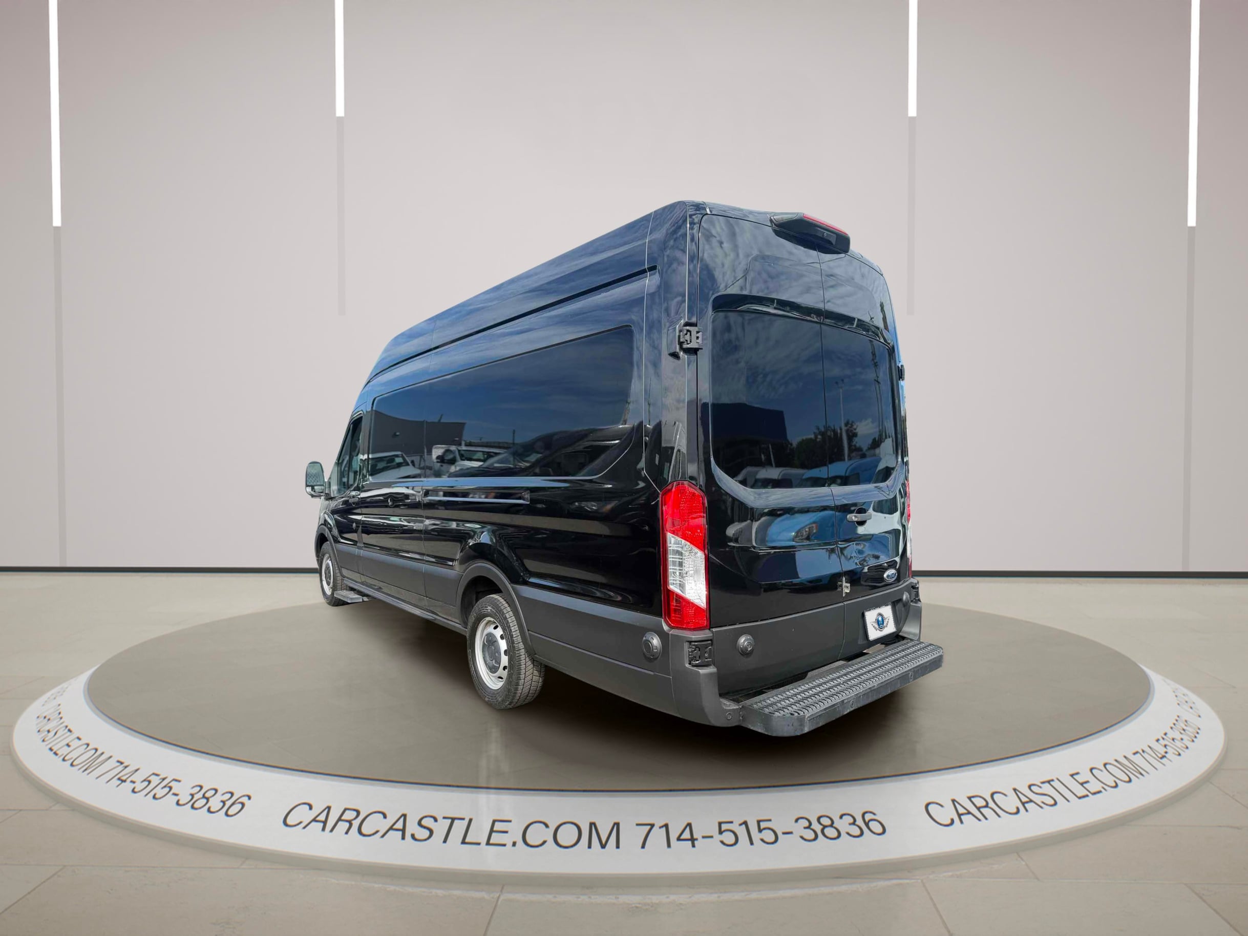 Ford Transit photo 3