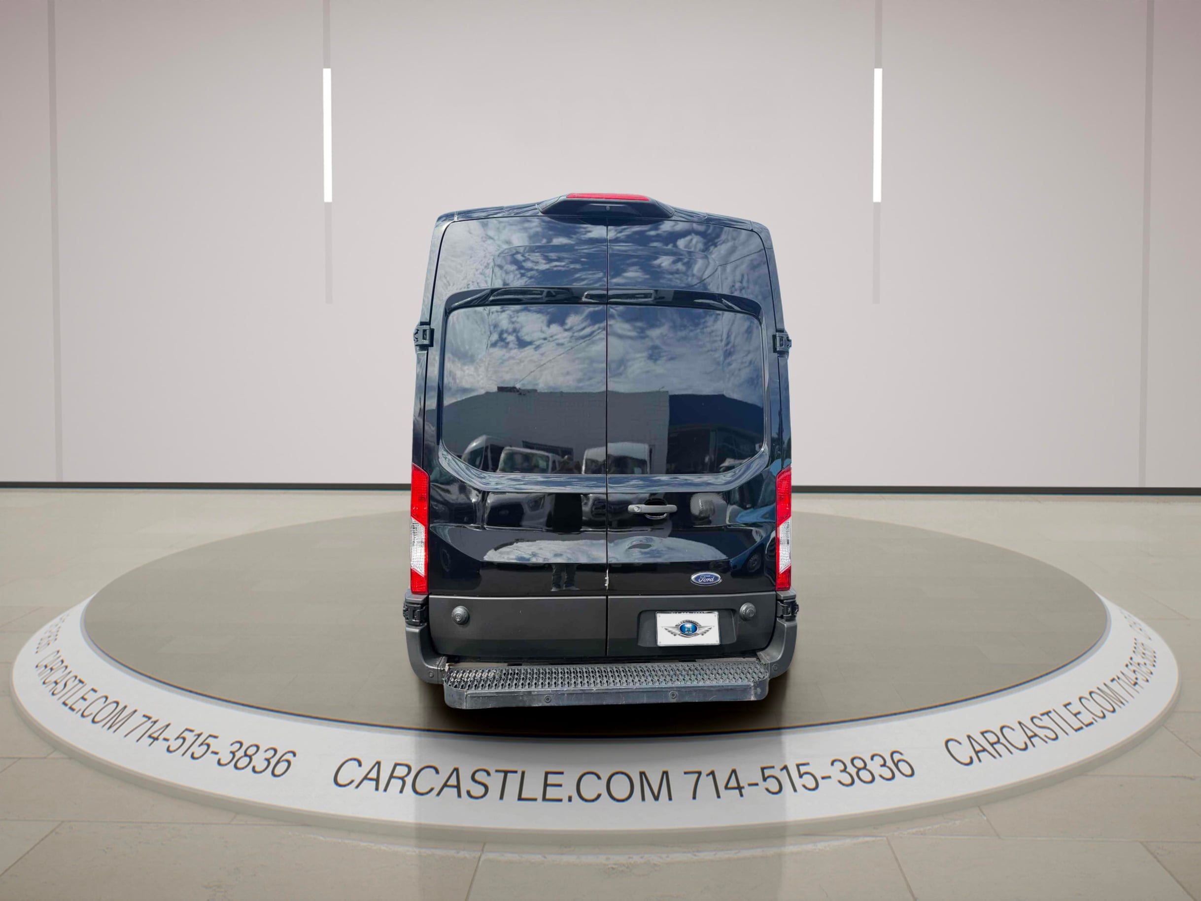 Ford Transit photo 4