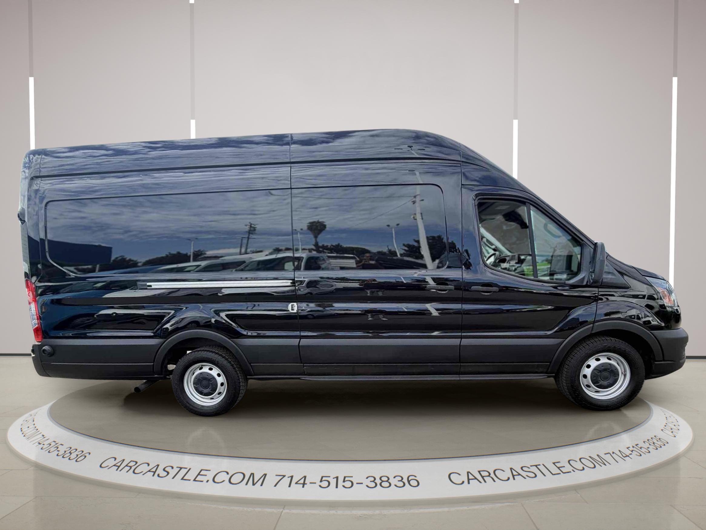 Ford Transit photo 6