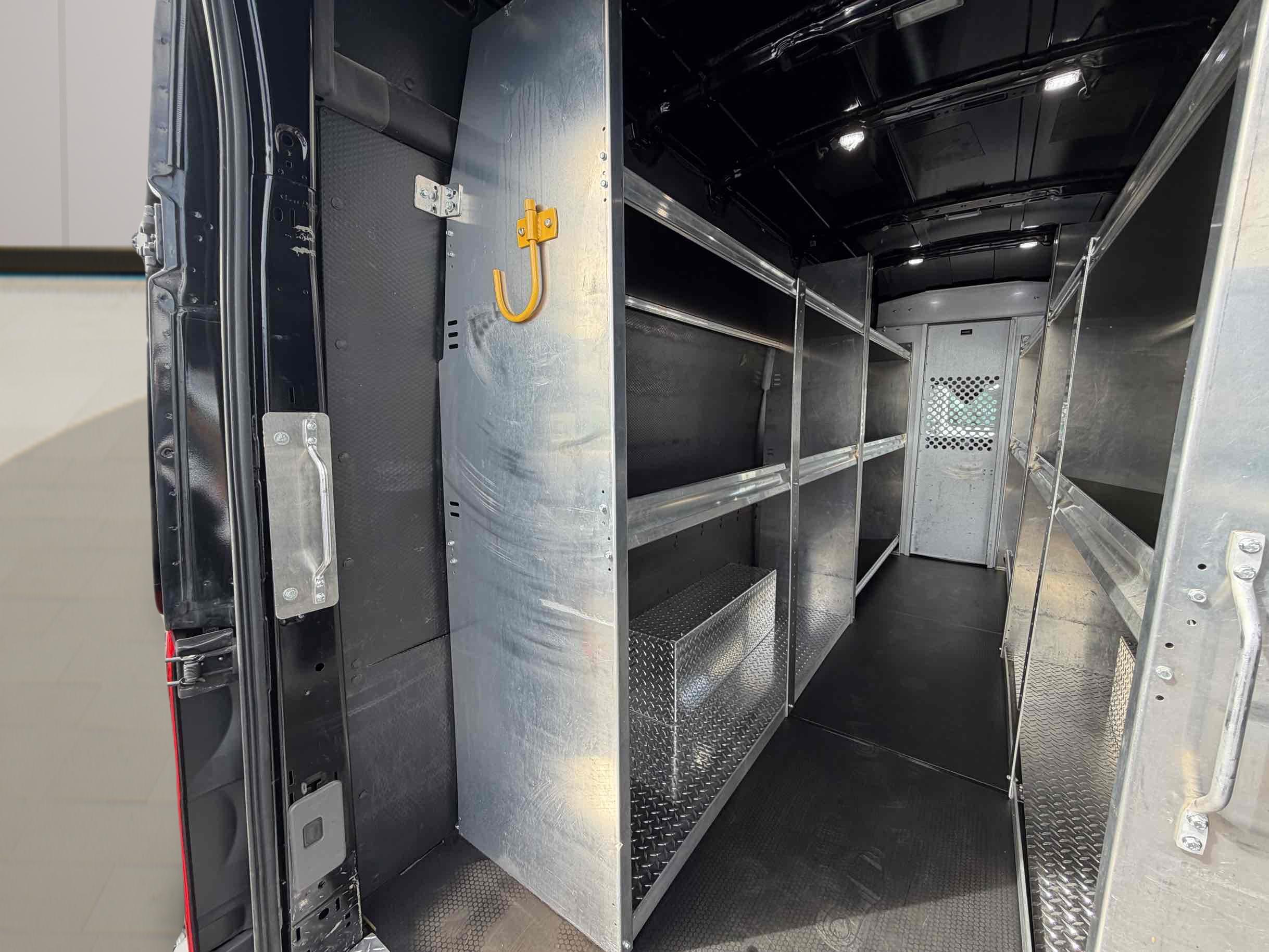 Ford Transit photo 10
