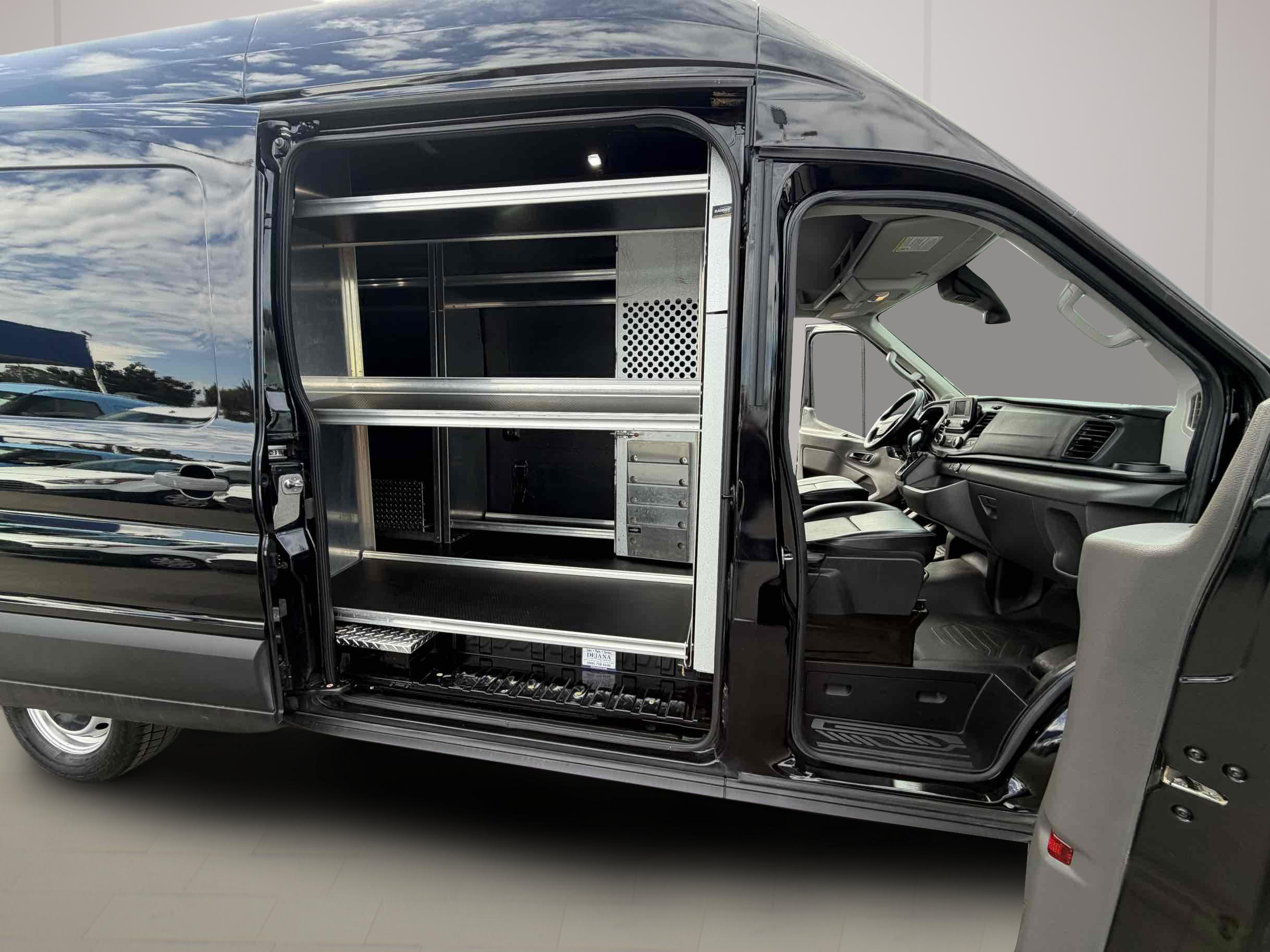 Ford Transit photo 15