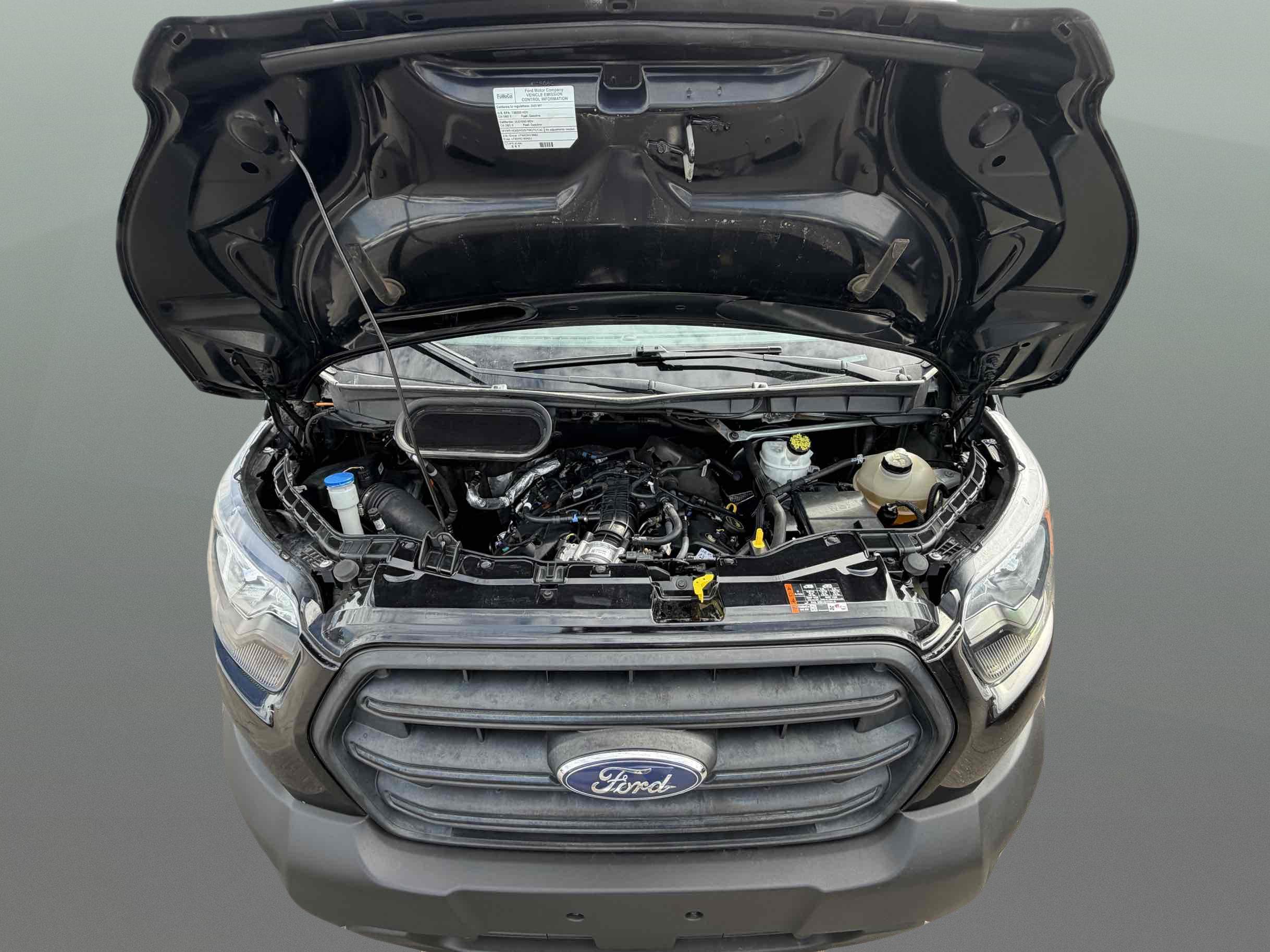 Ford Transit photo 23