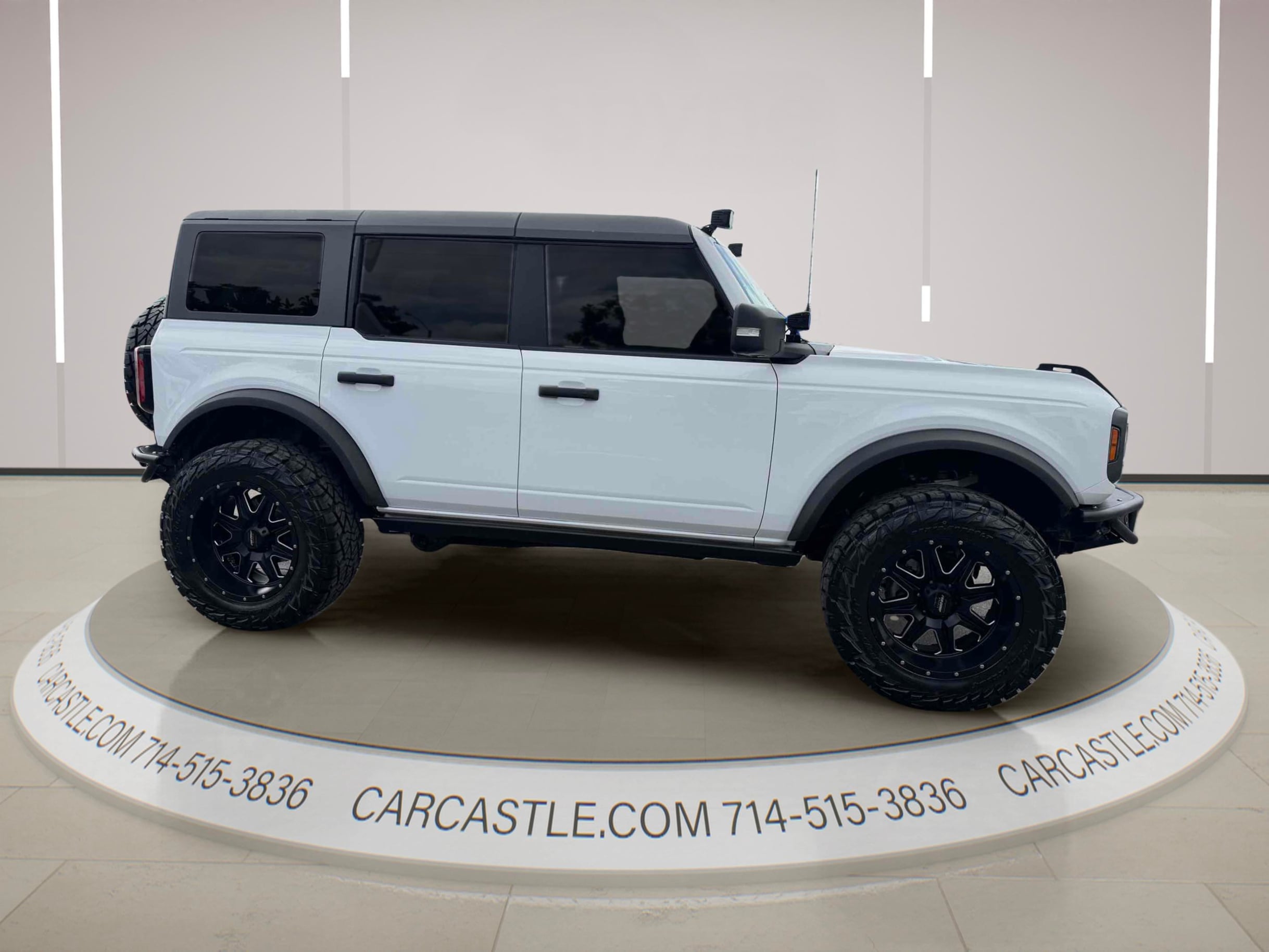 Ford Bronco photo 7