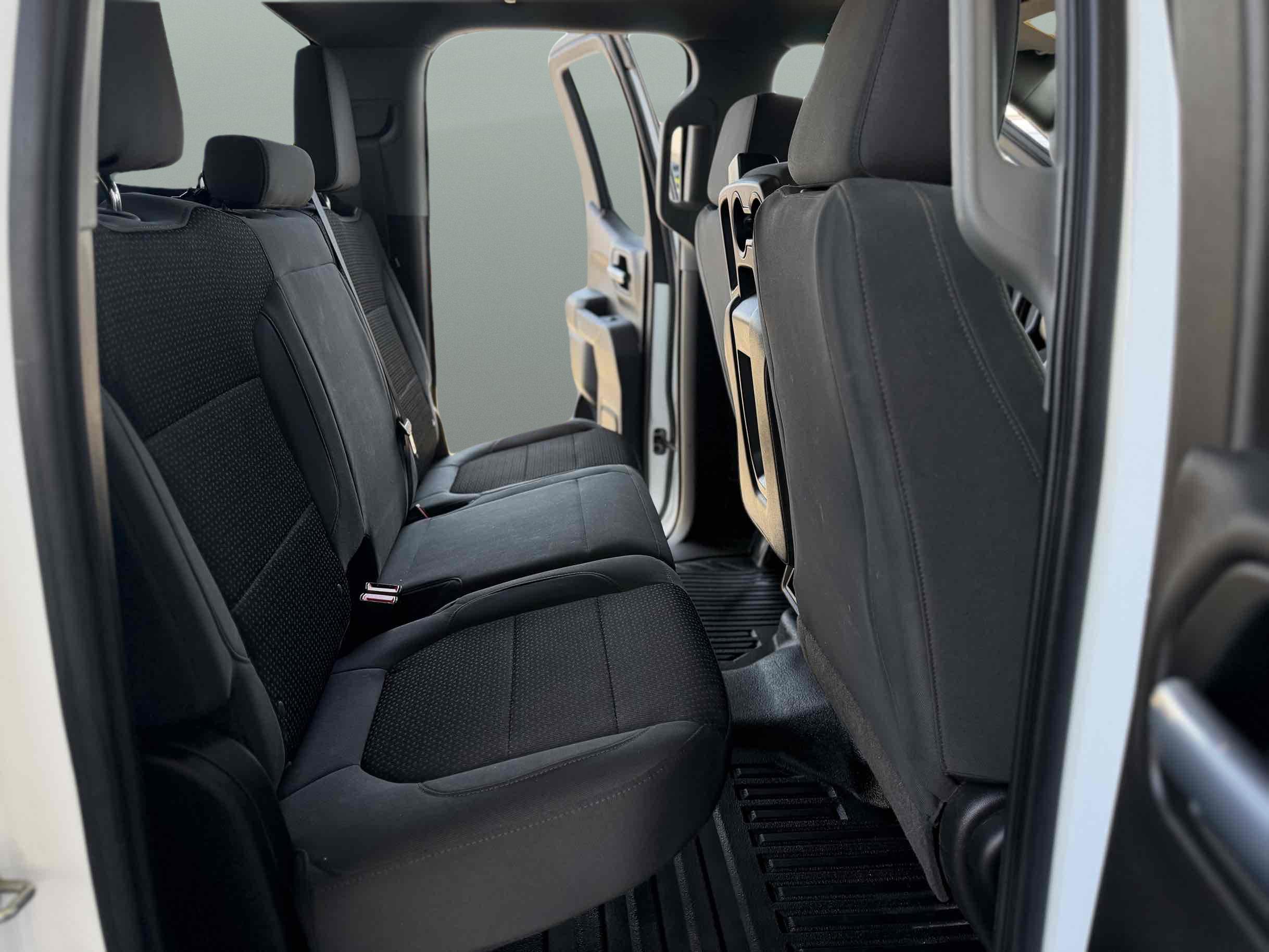 Chevrolet Silverado photo 14