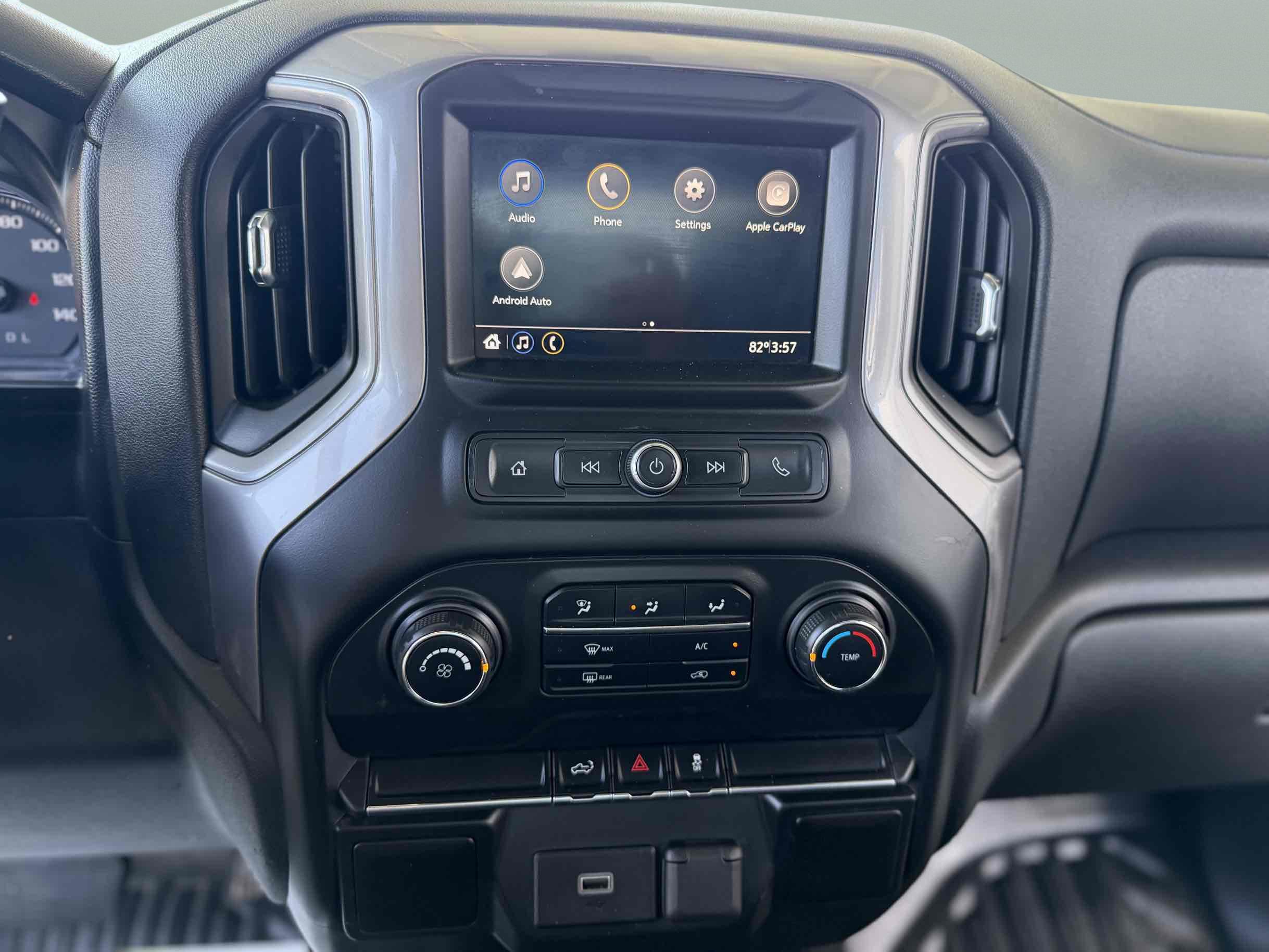 Chevrolet Silverado photo 15