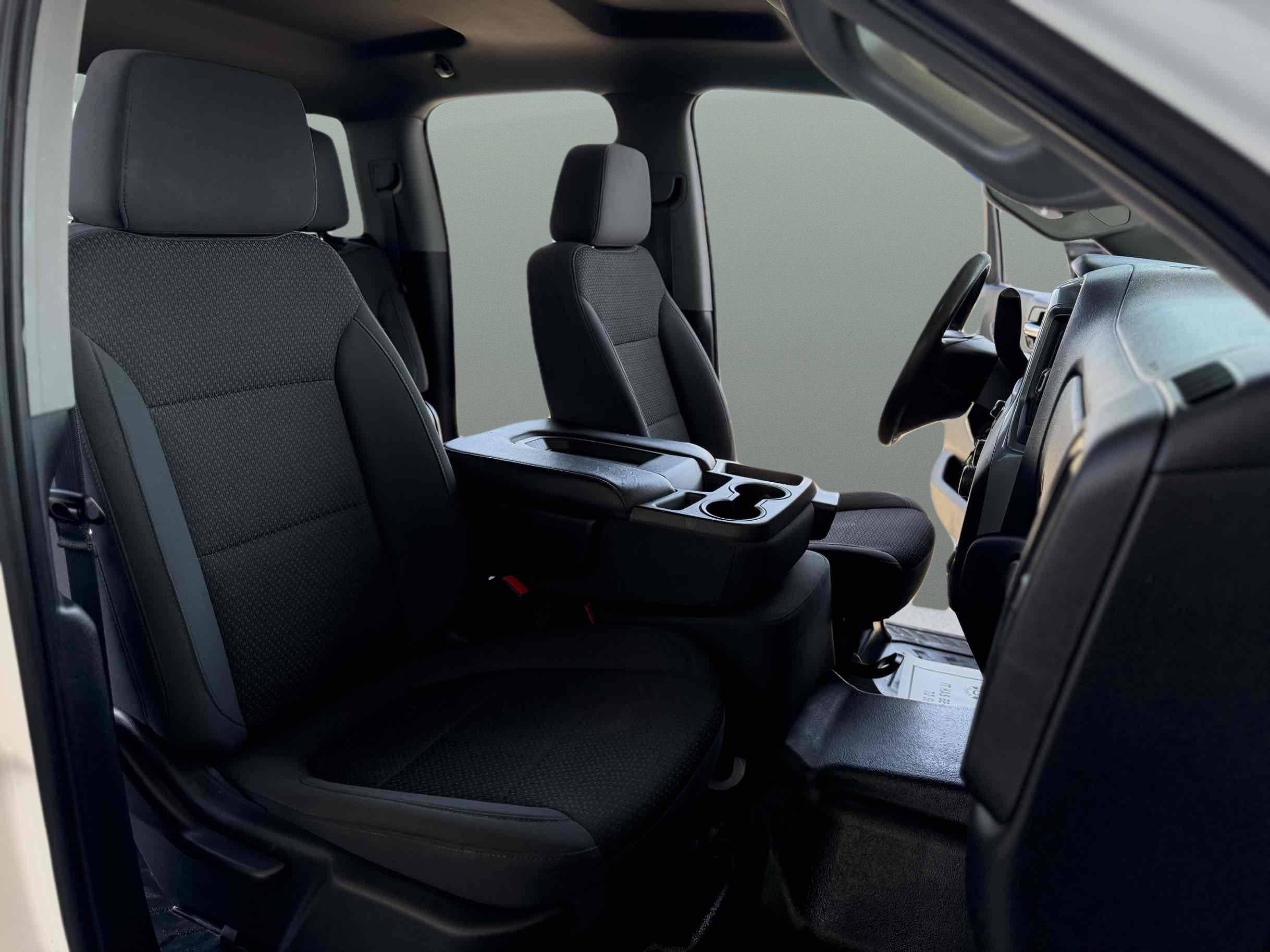 Chevrolet Silverado photo 17