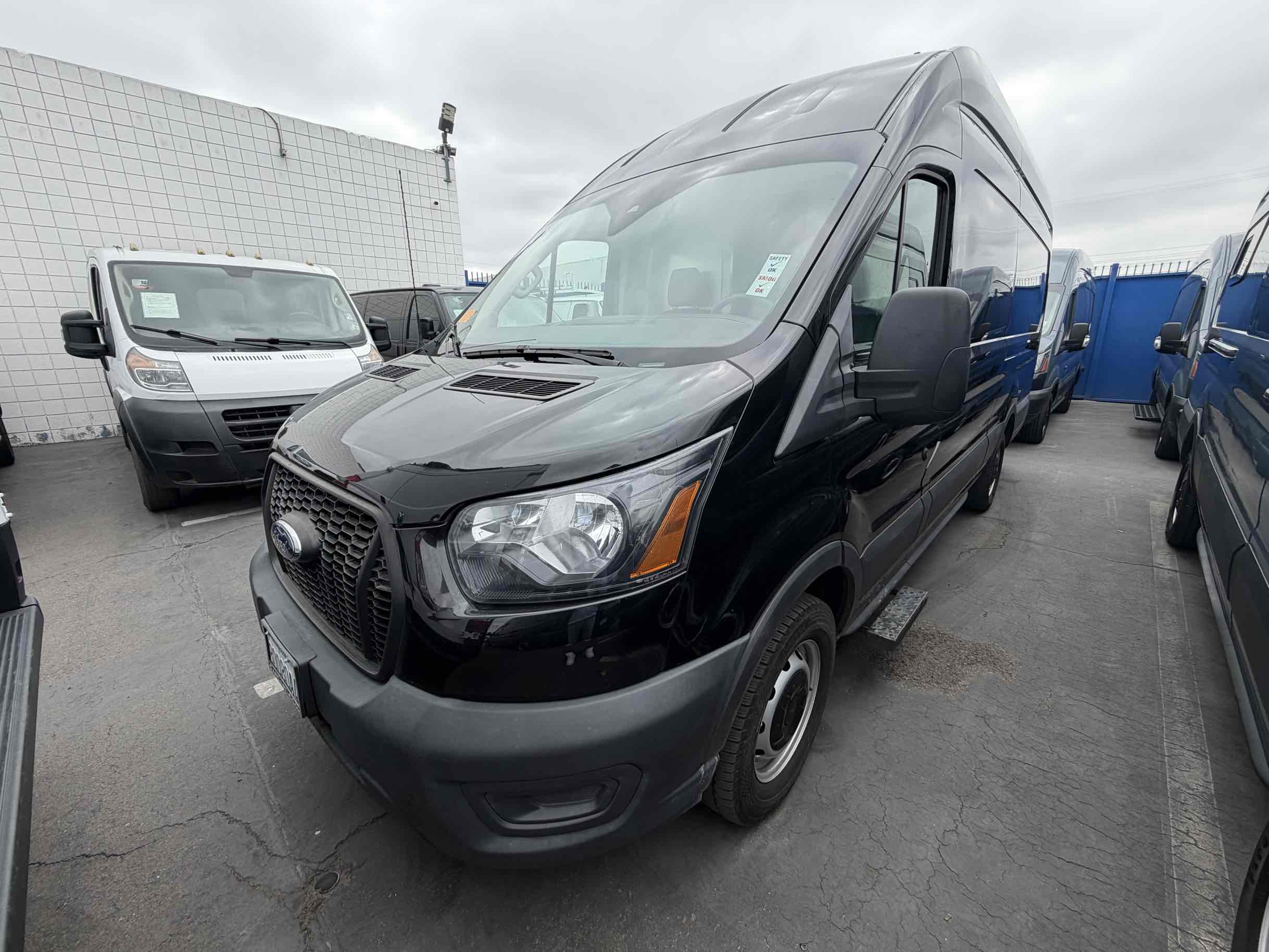 2023 Ford Transit Cargo Van T-250 148" EL Hi Rf 9070 GVWR RWD