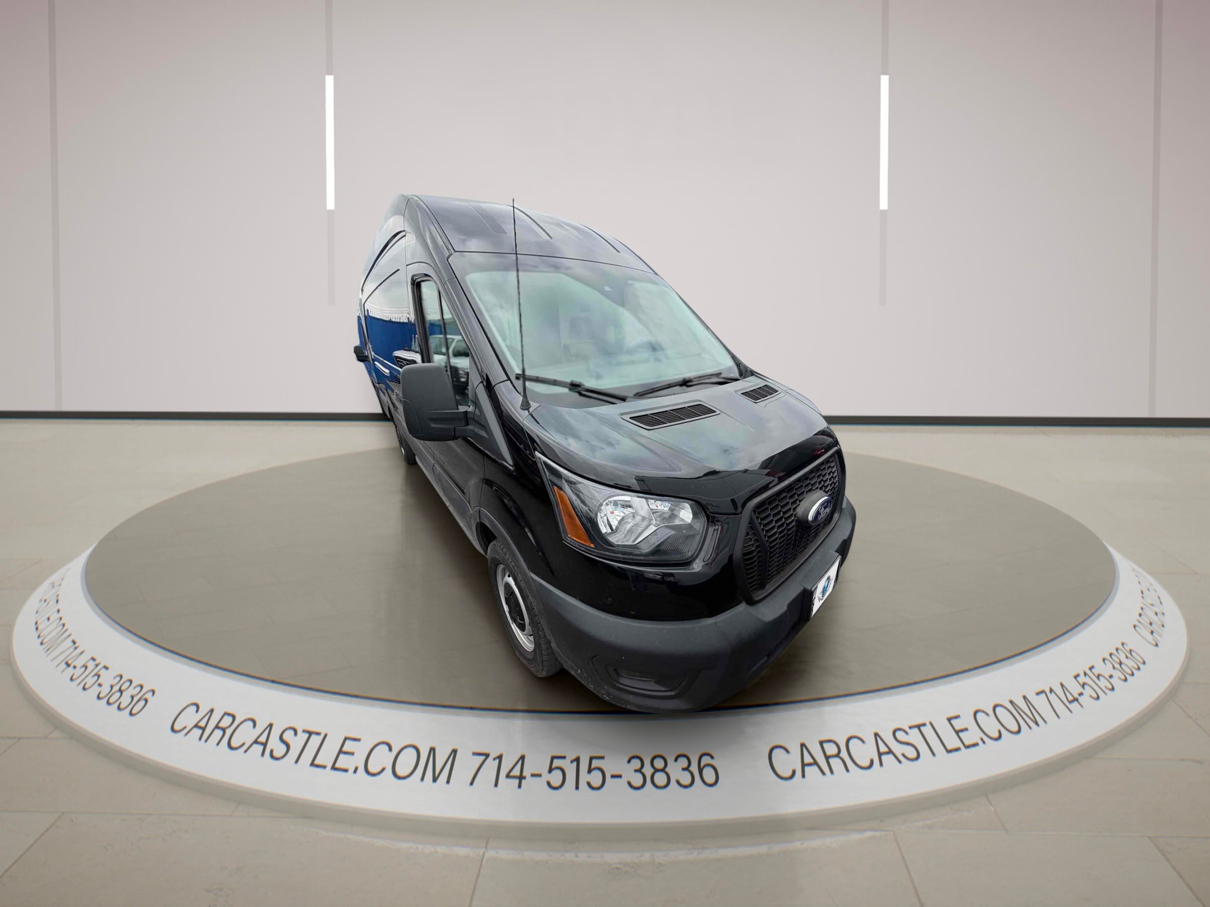 Ford Transit photo 4