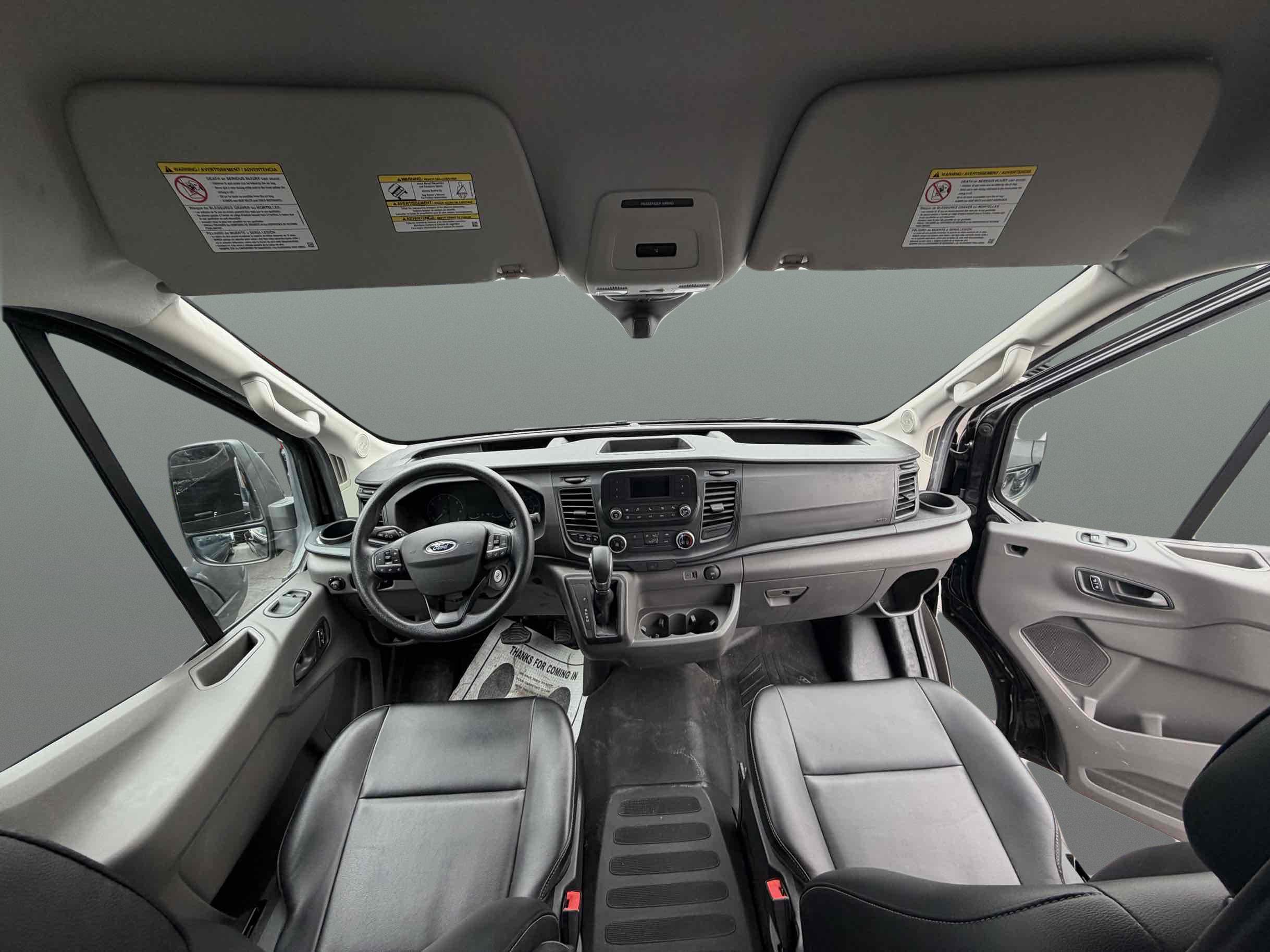 Ford Transit photo 9