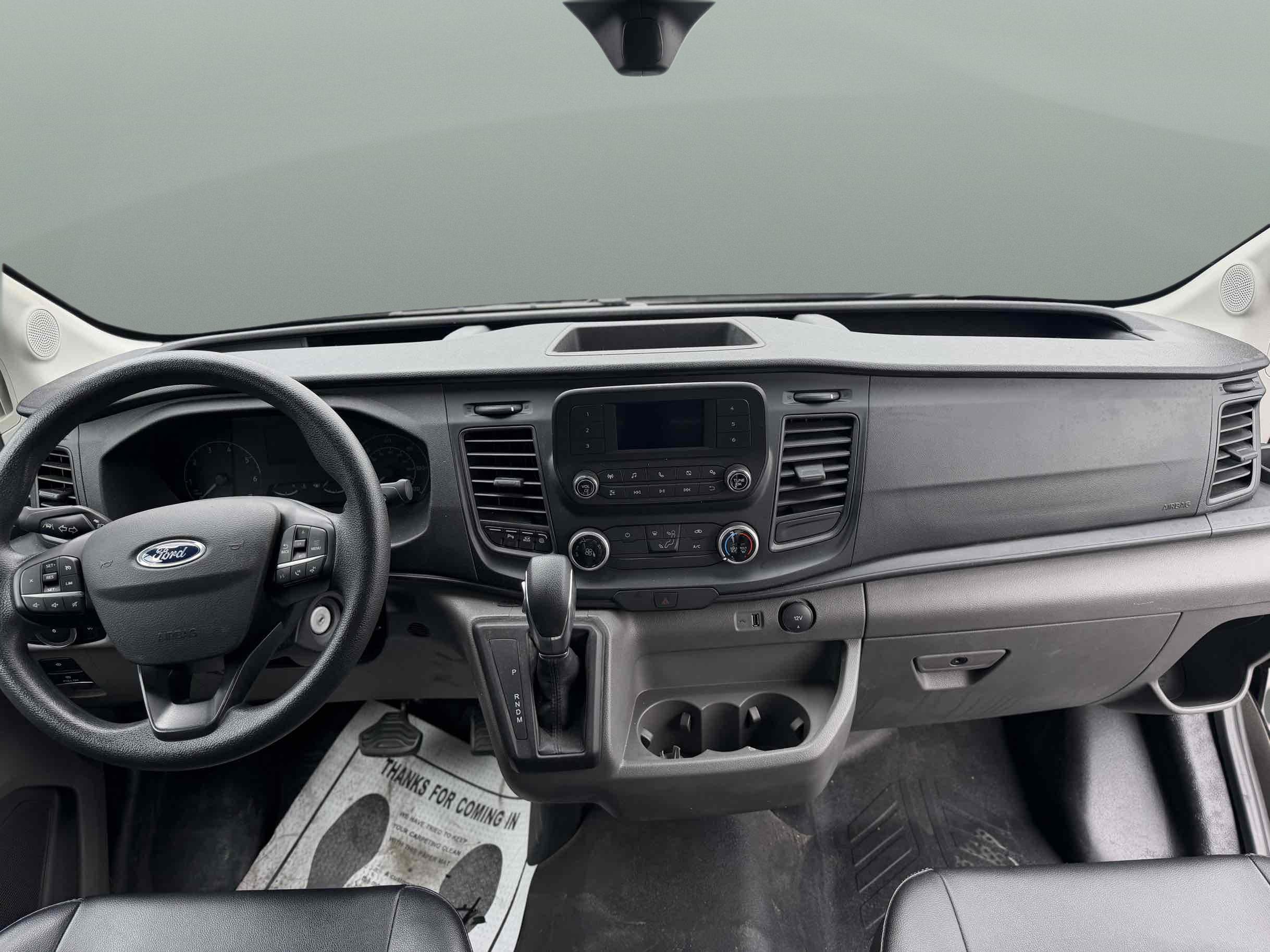 Ford Transit photo 12
