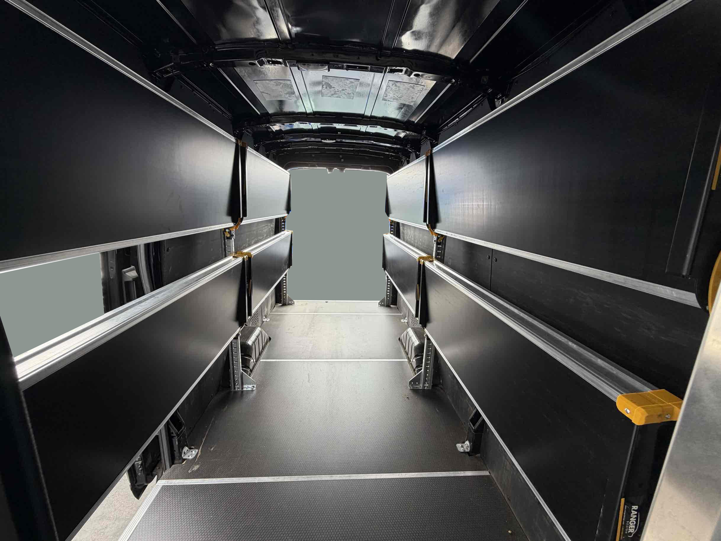 Ford Transit photo 17