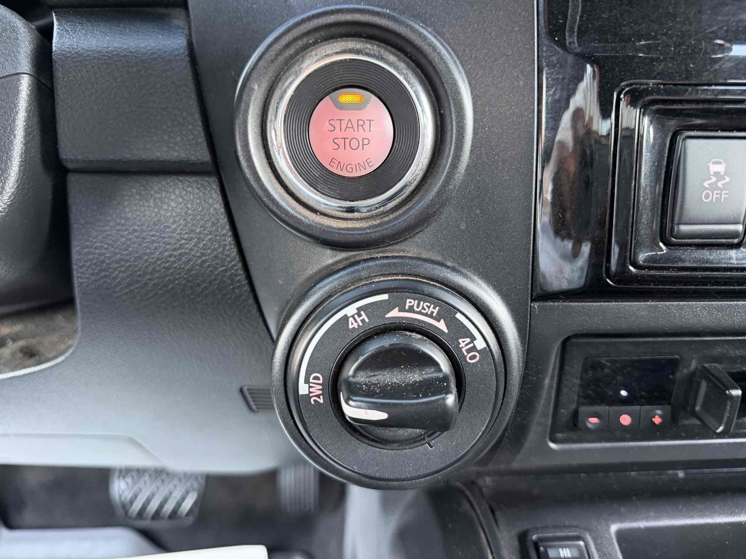 Nissan Titan photo 16