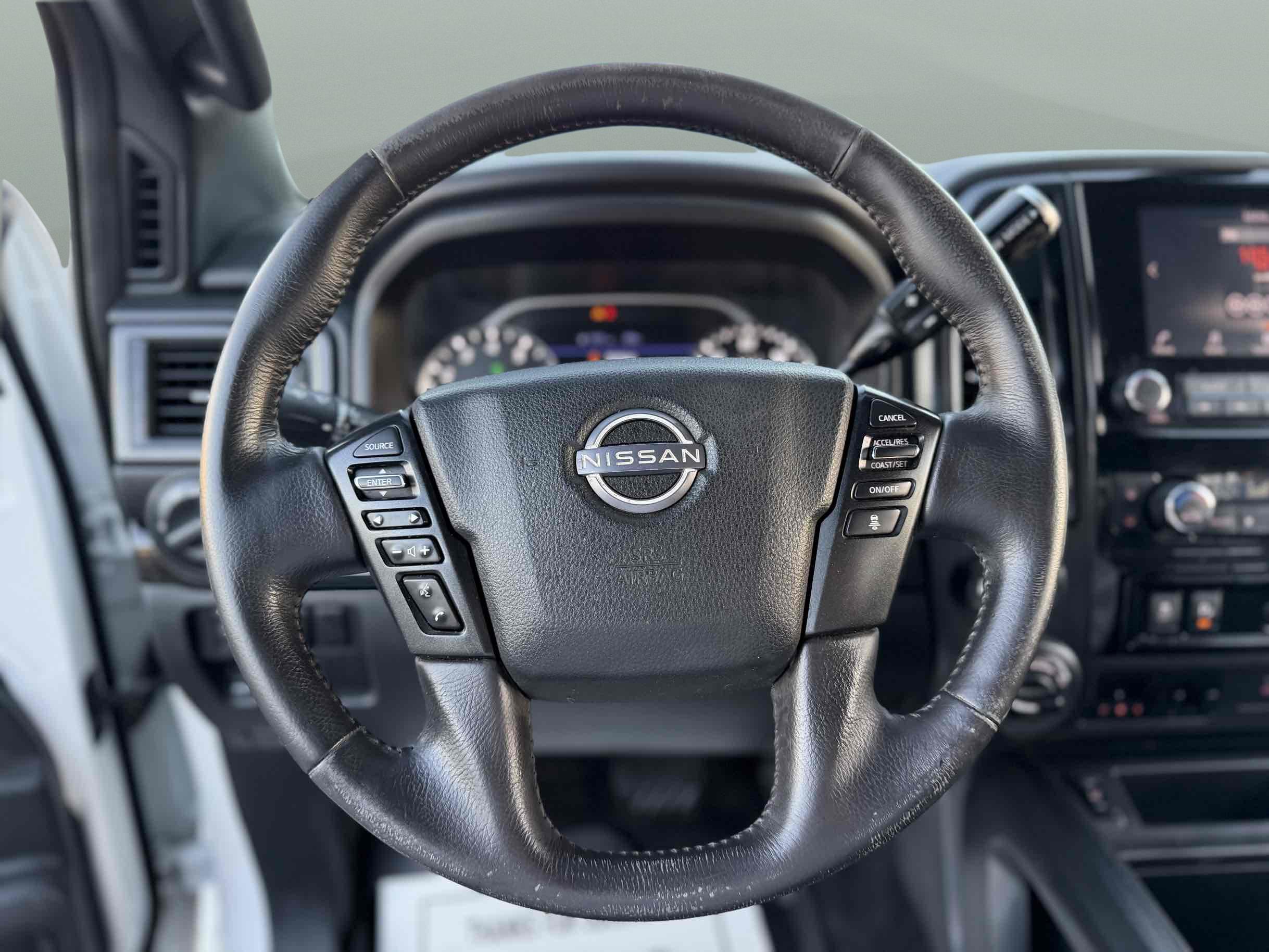 Nissan Titan photo 17