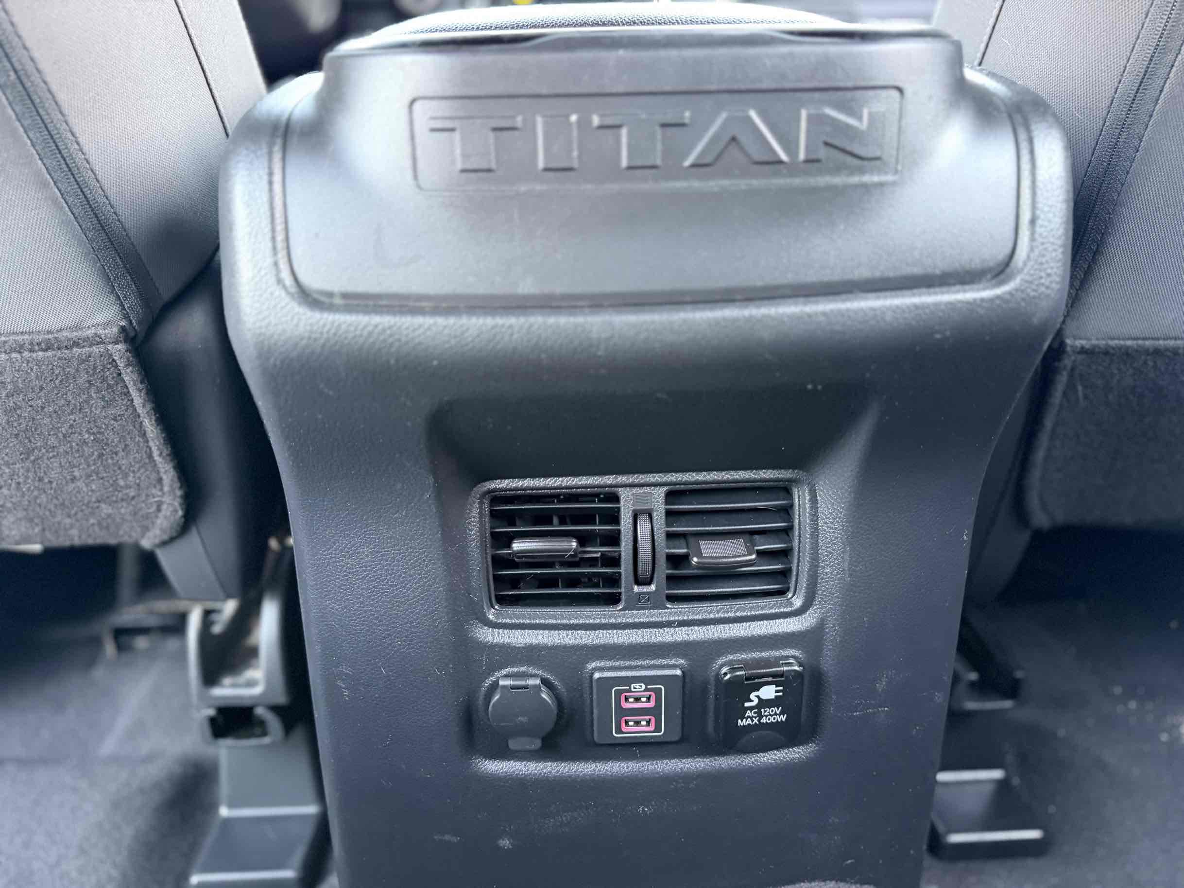 Nissan Titan photo 21