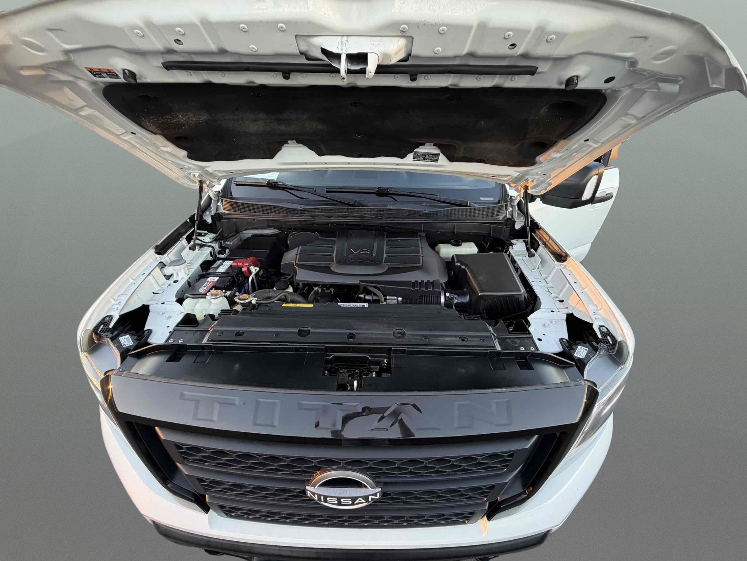 Nissan Titan photo 23
