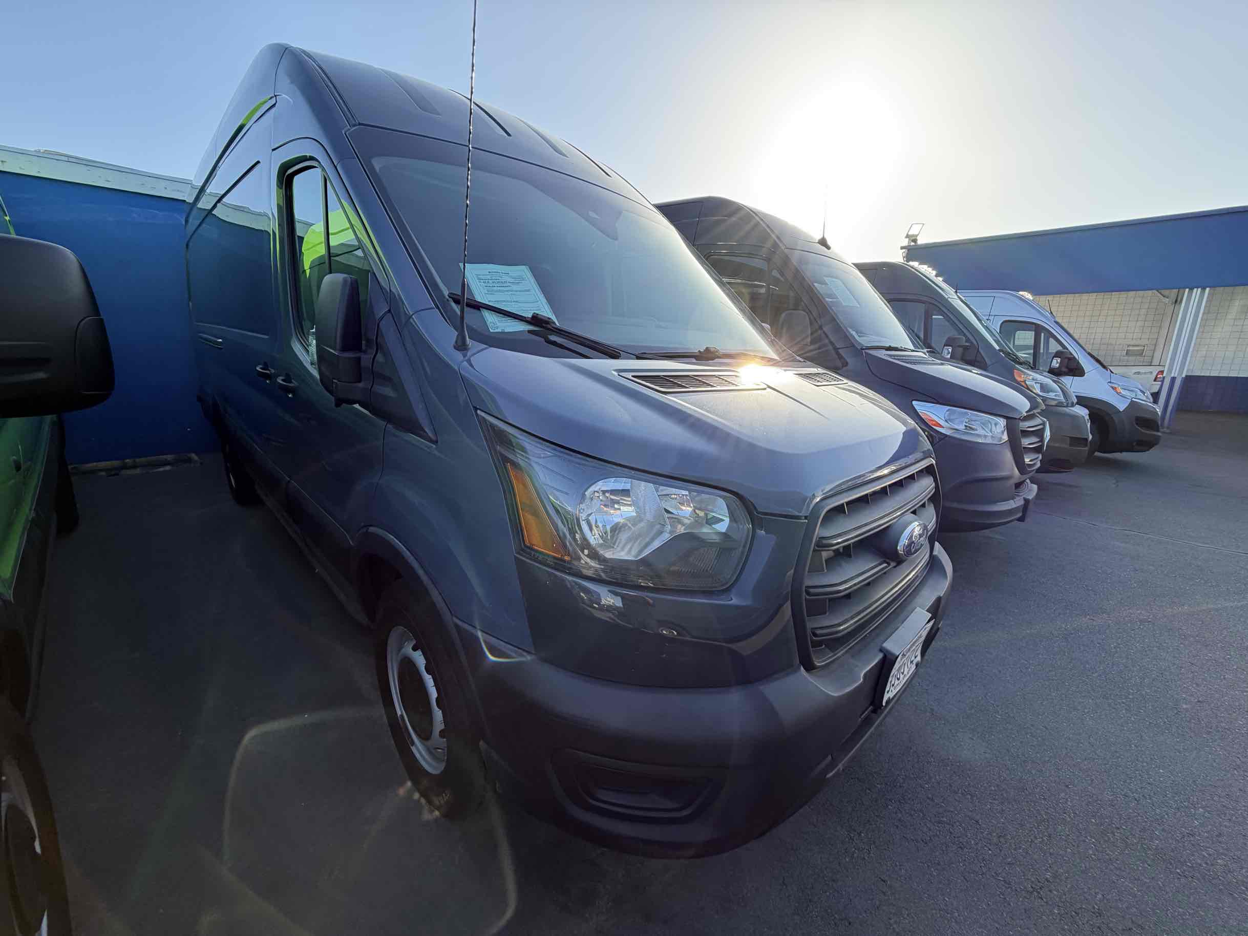 Ford Transit photo 2