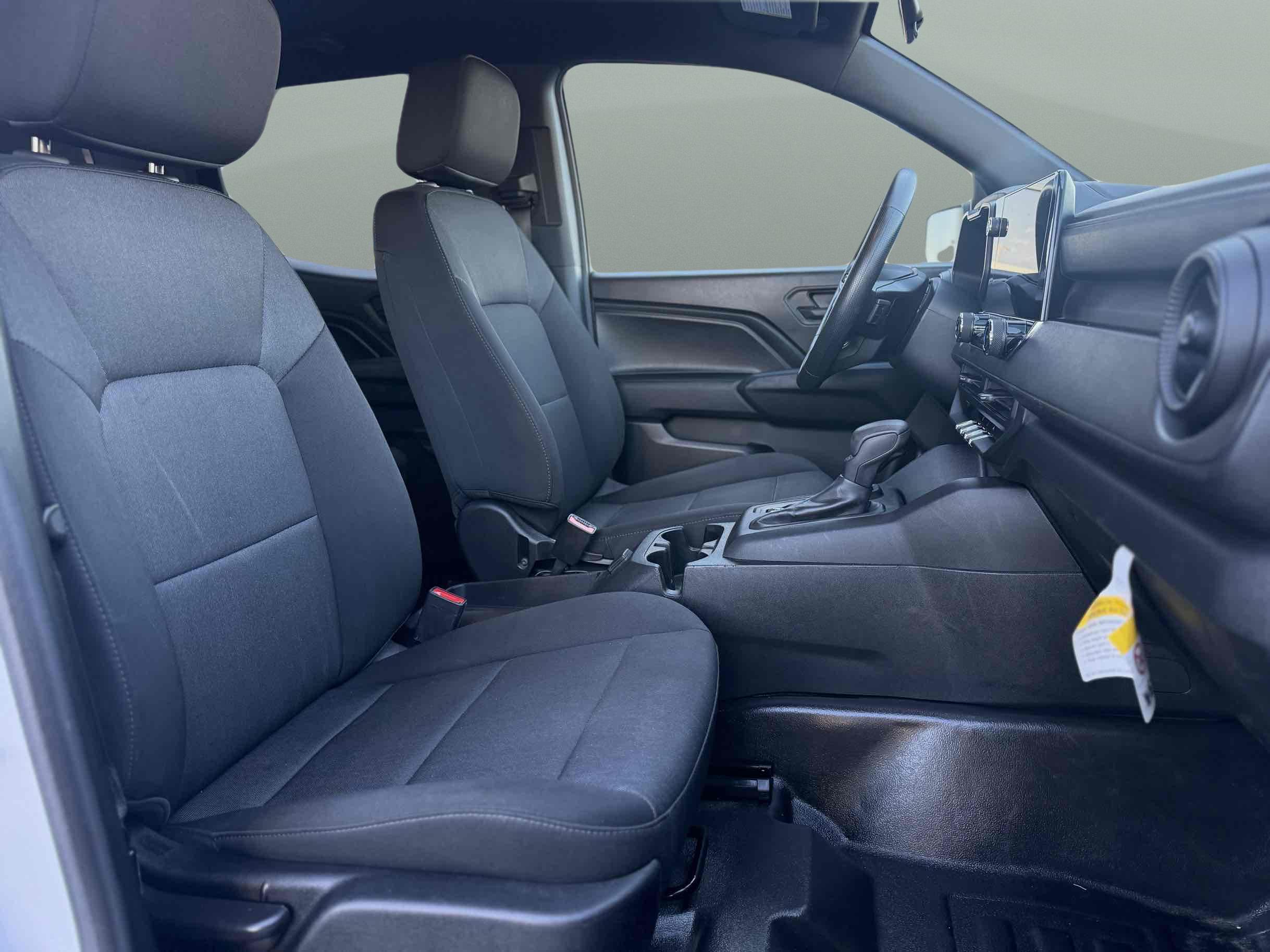 Chevrolet Colorado photo 12