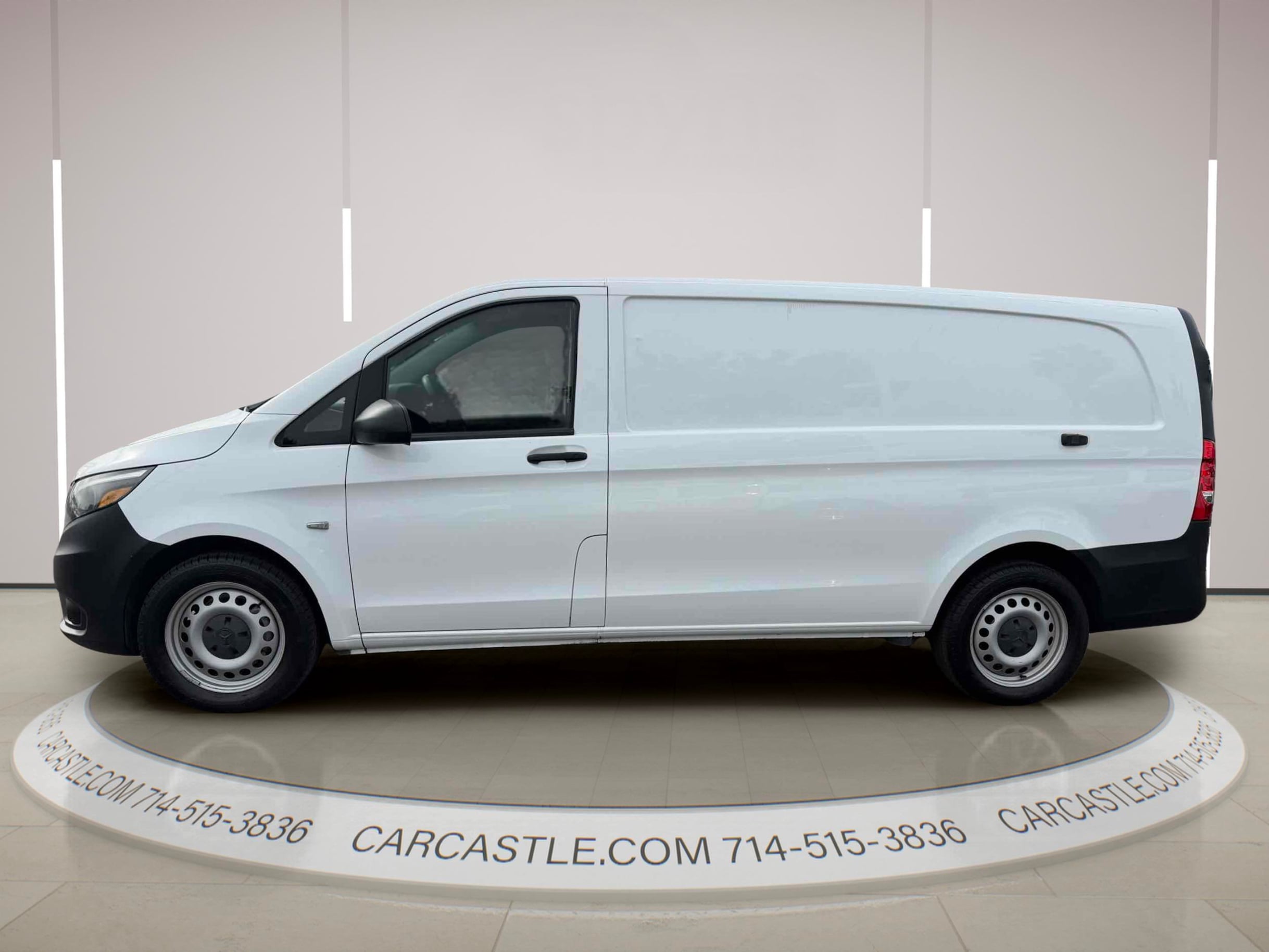 Mercedes-Benz Metris photo 2