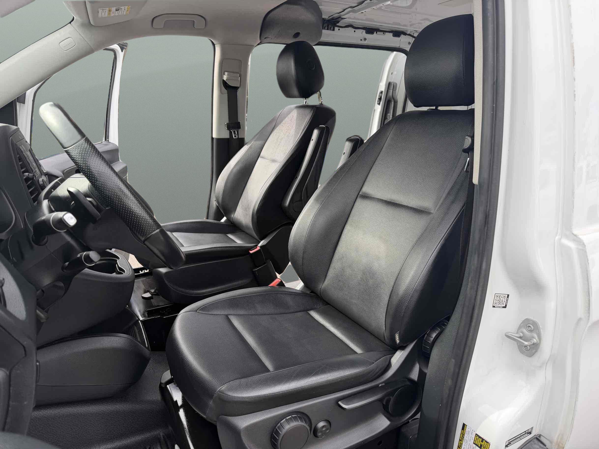 Mercedes-Benz Metris photo 14