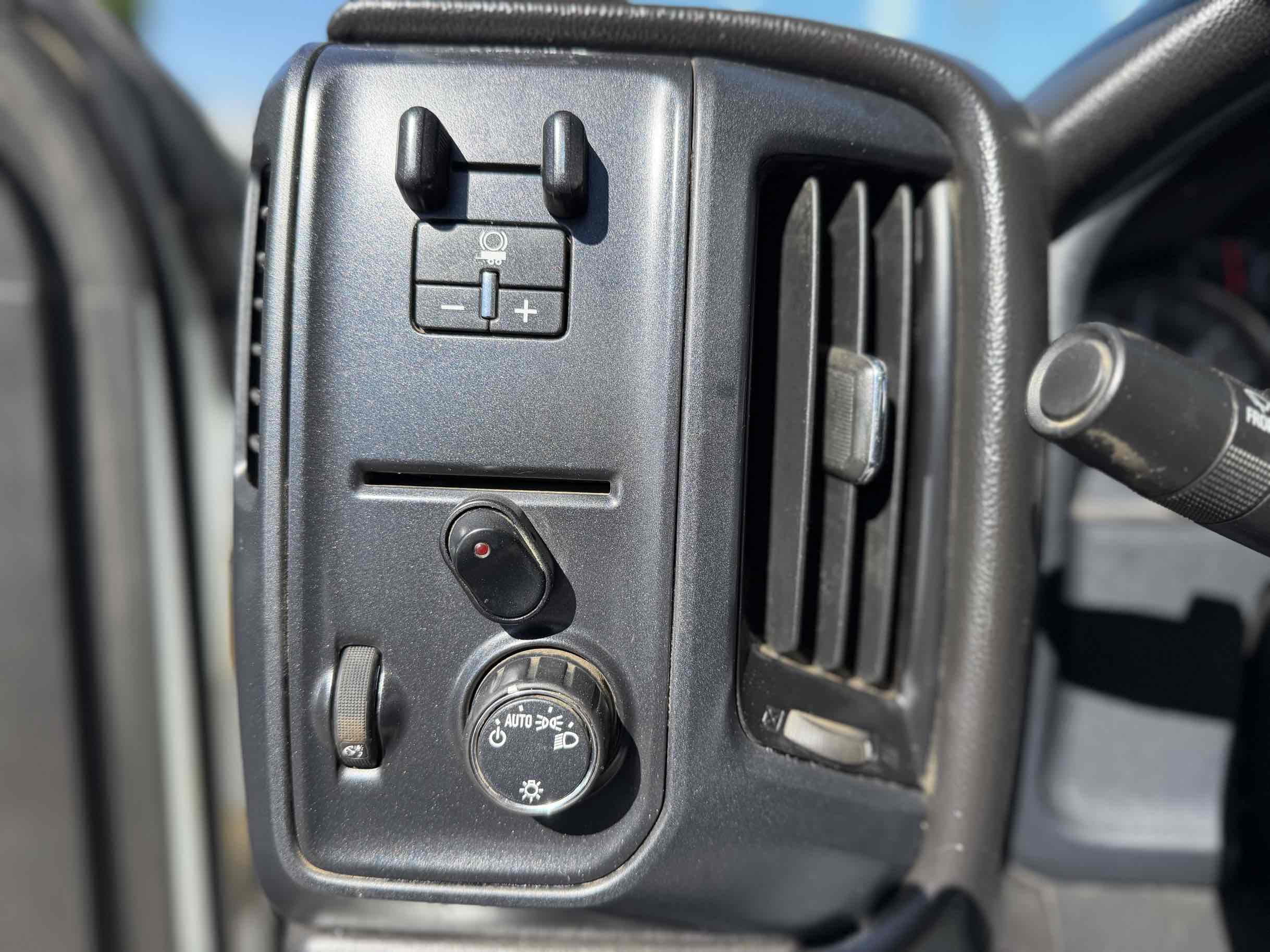 GMC Sierra photo 36