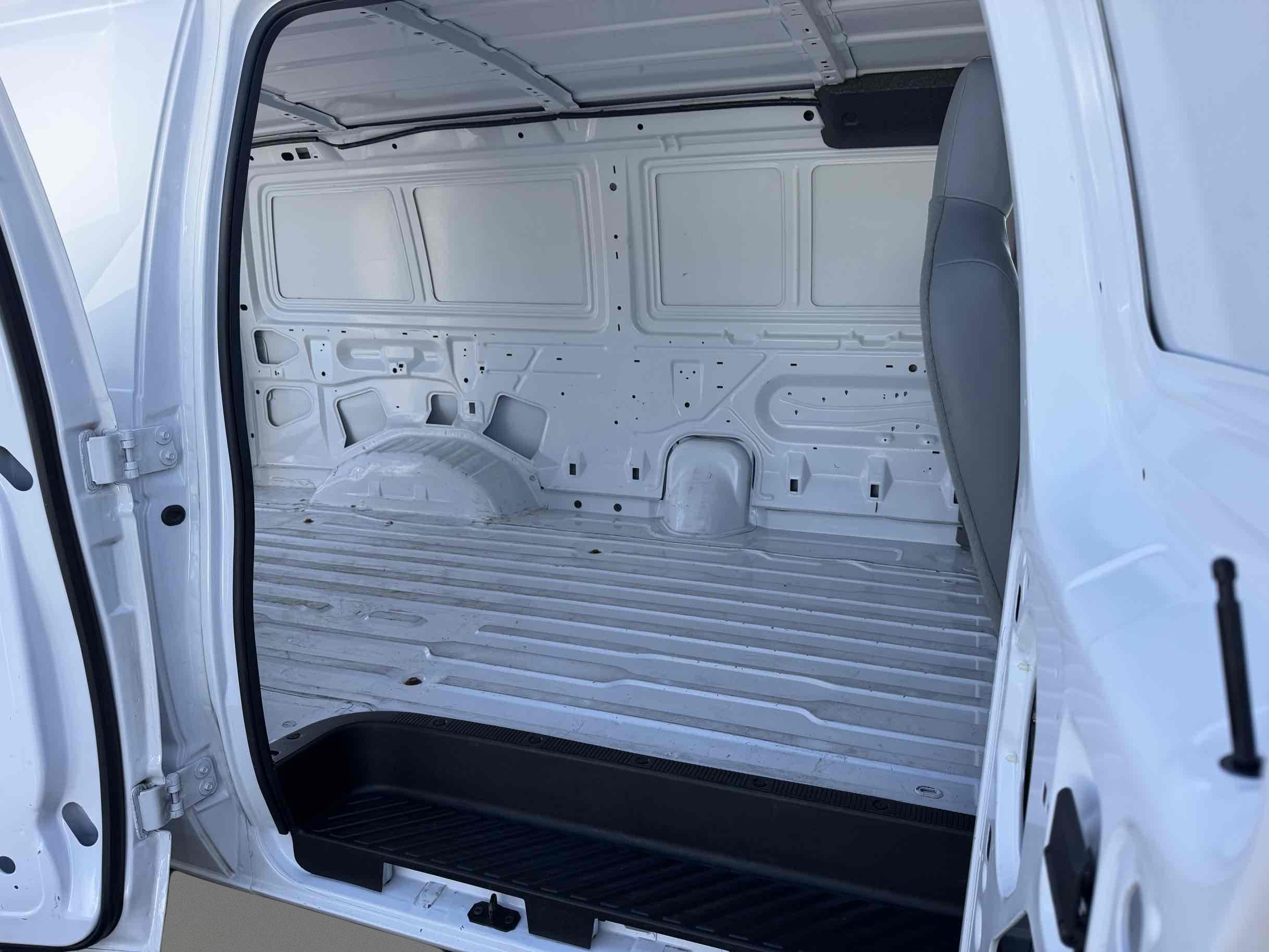 Ford Econoline photo 12