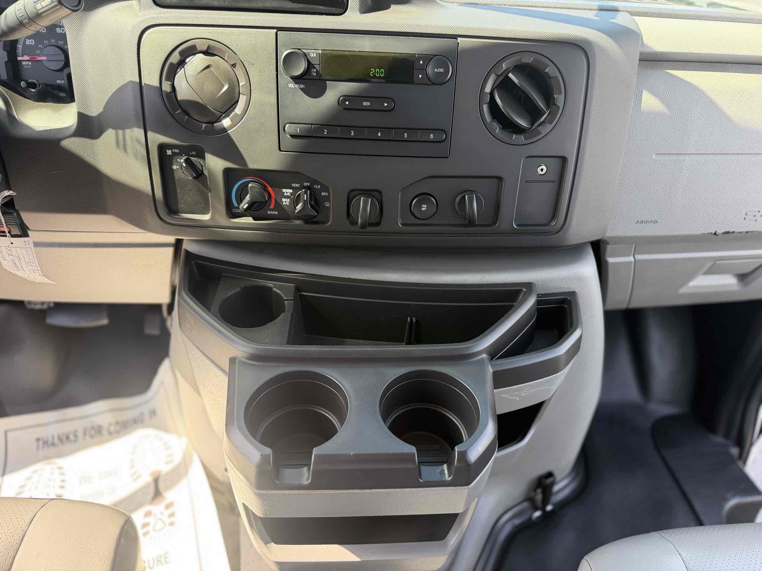 Ford Econoline photo 17