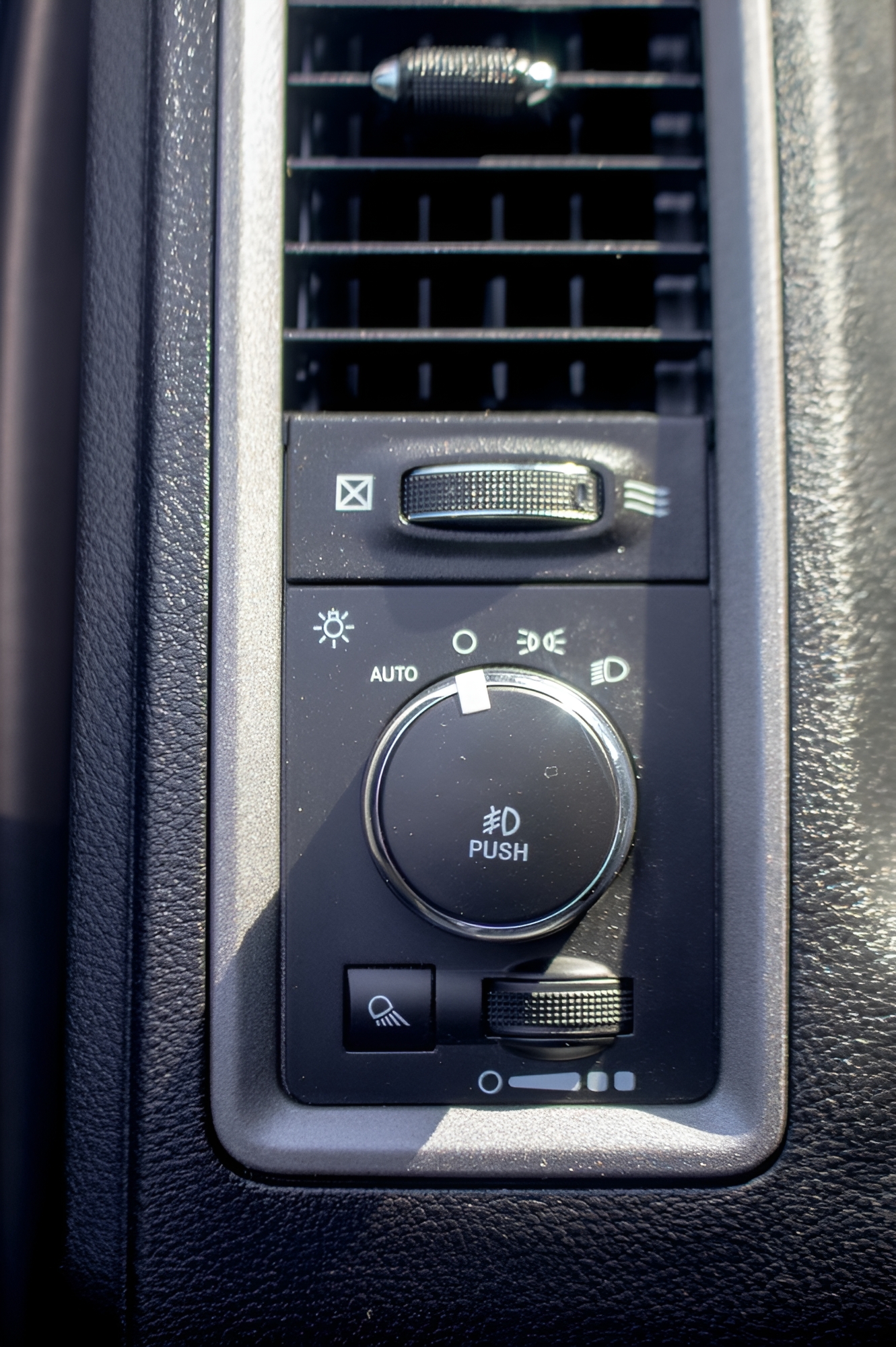 Ram 1500 photo 12