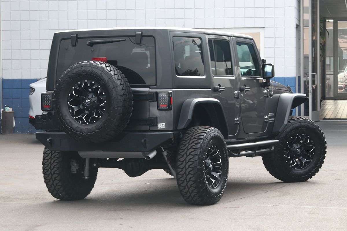 2018 Jeep Wrangler Unlimited Sport S photo 2