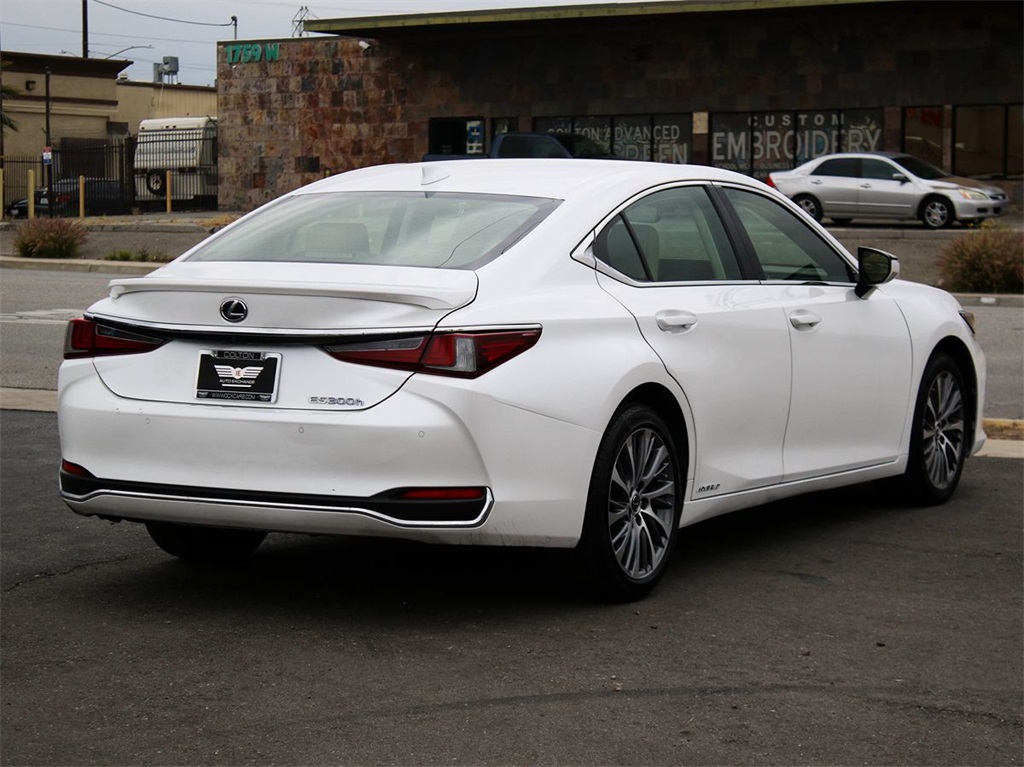 Sold 2019 Lexus ES 300h Luxury in Santa Ana