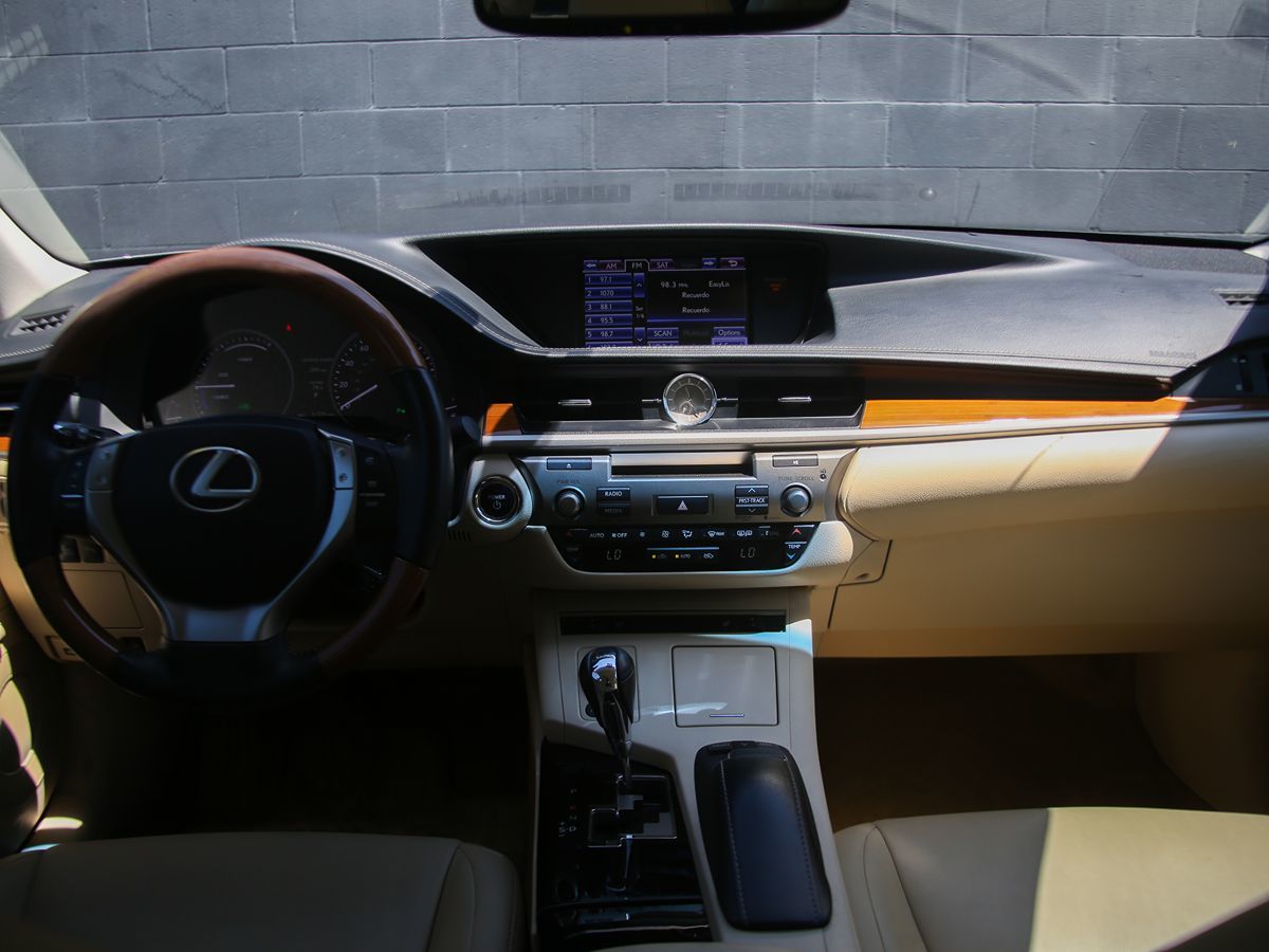 Sold 2013 Lexus ES 300h Hybrid in Santa Ana