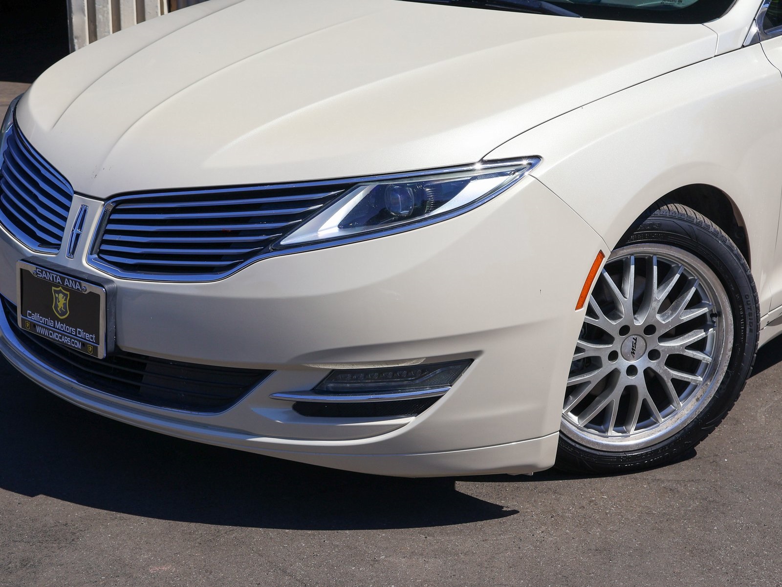 Sold 2015 Lincoln MKZ Hybrid in Santa Ana