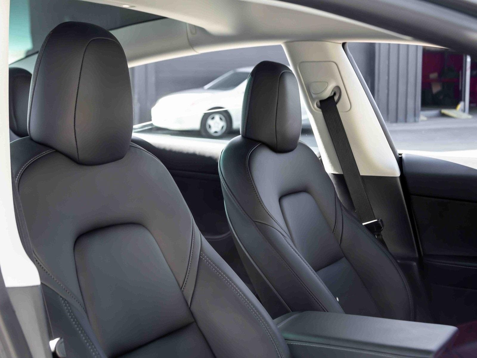 TASSRRY様確認ページ 2022 Mazda Cx-30 Rear Driver Door - White- No Inside Trim DAY2-73-02X テーブル・机