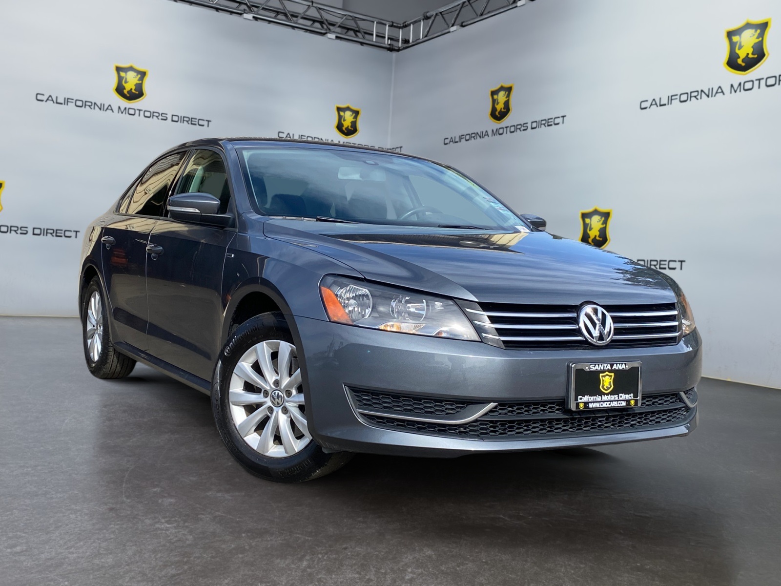 2014 Volkswagen Passat Wolfsbug Edition photo 3