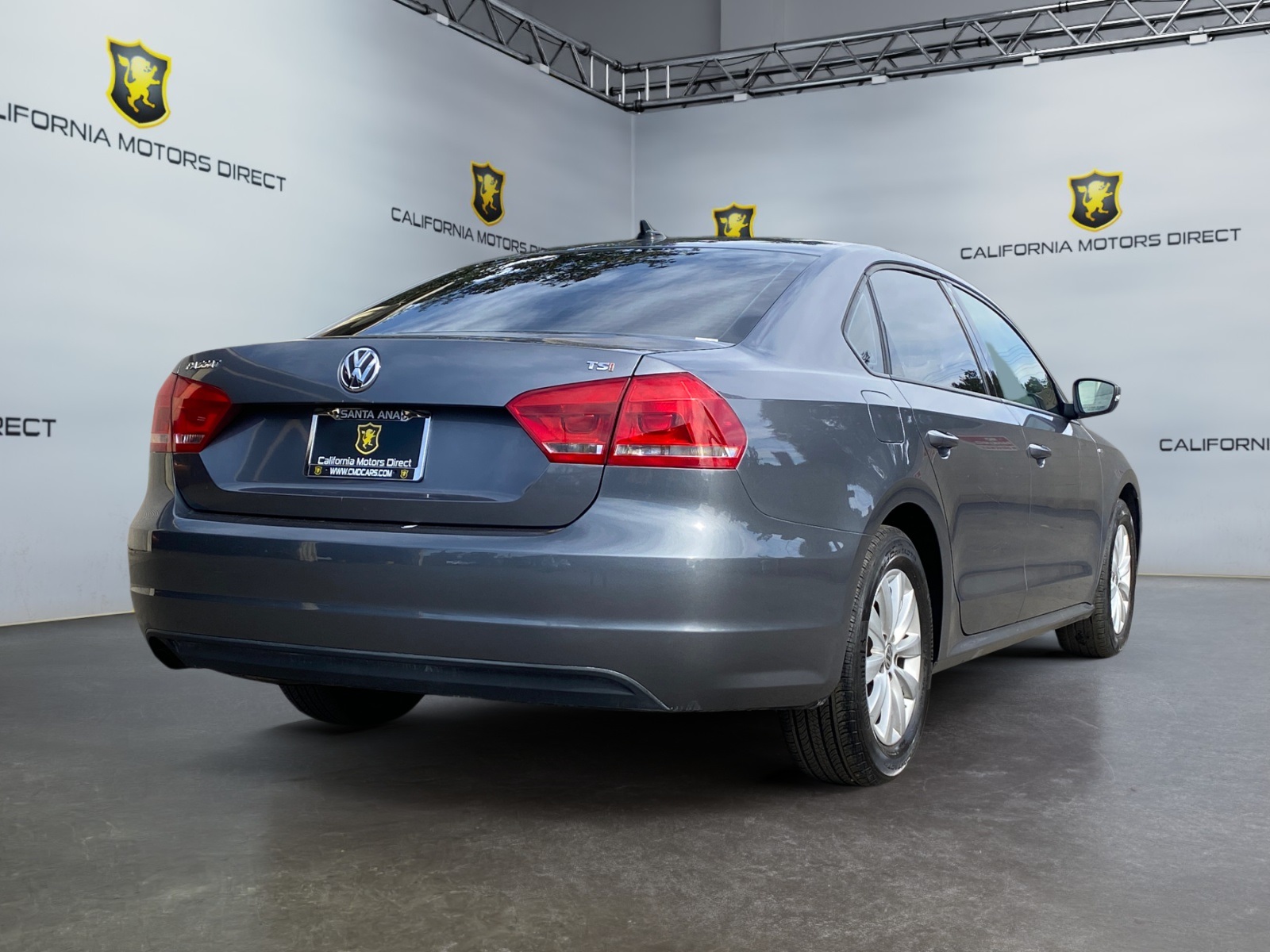 2014 Volkswagen Passat Wolfsbug Edition photo 5