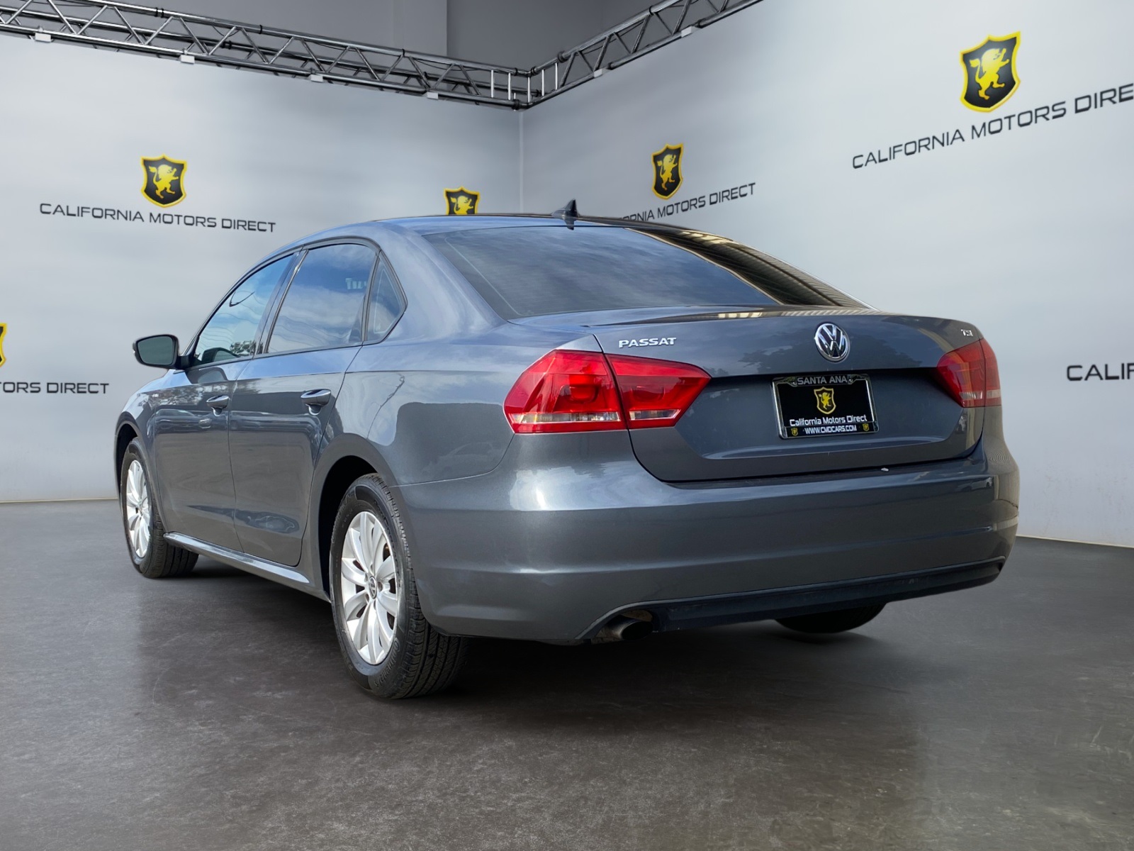 2014 Volkswagen Passat Wolfsbug Edition photo 7