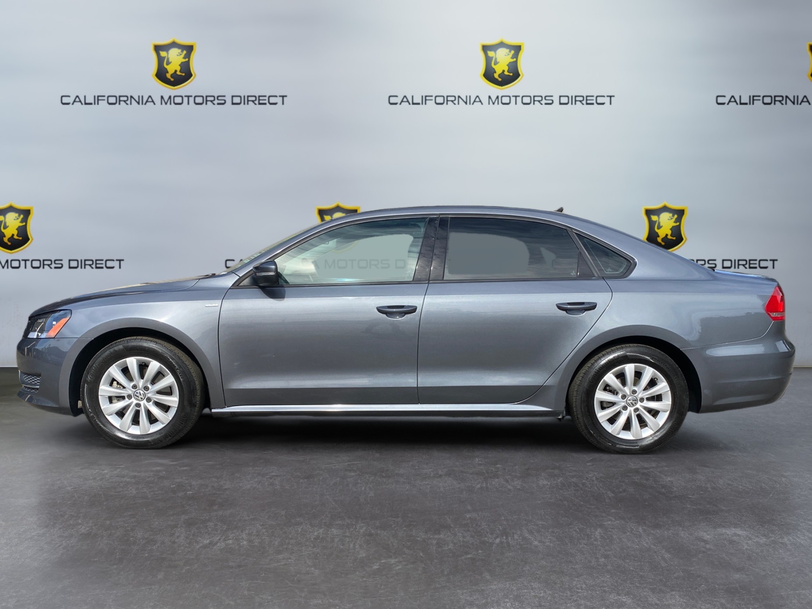 2014 Volkswagen Passat Wolfsbug Edition photo 8