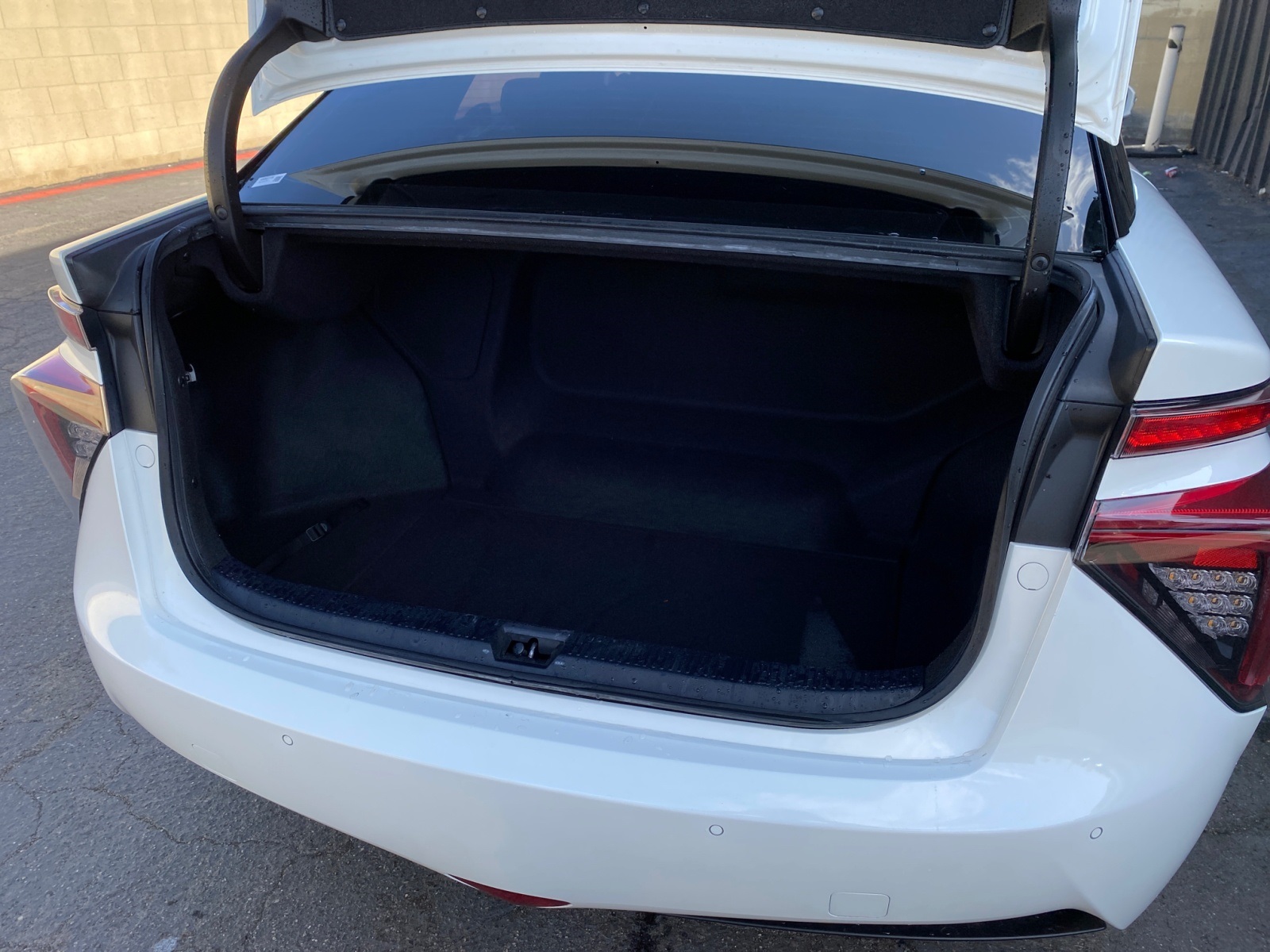 リアページ Sold 2017 Toyota Mirai Base in Santa Ana