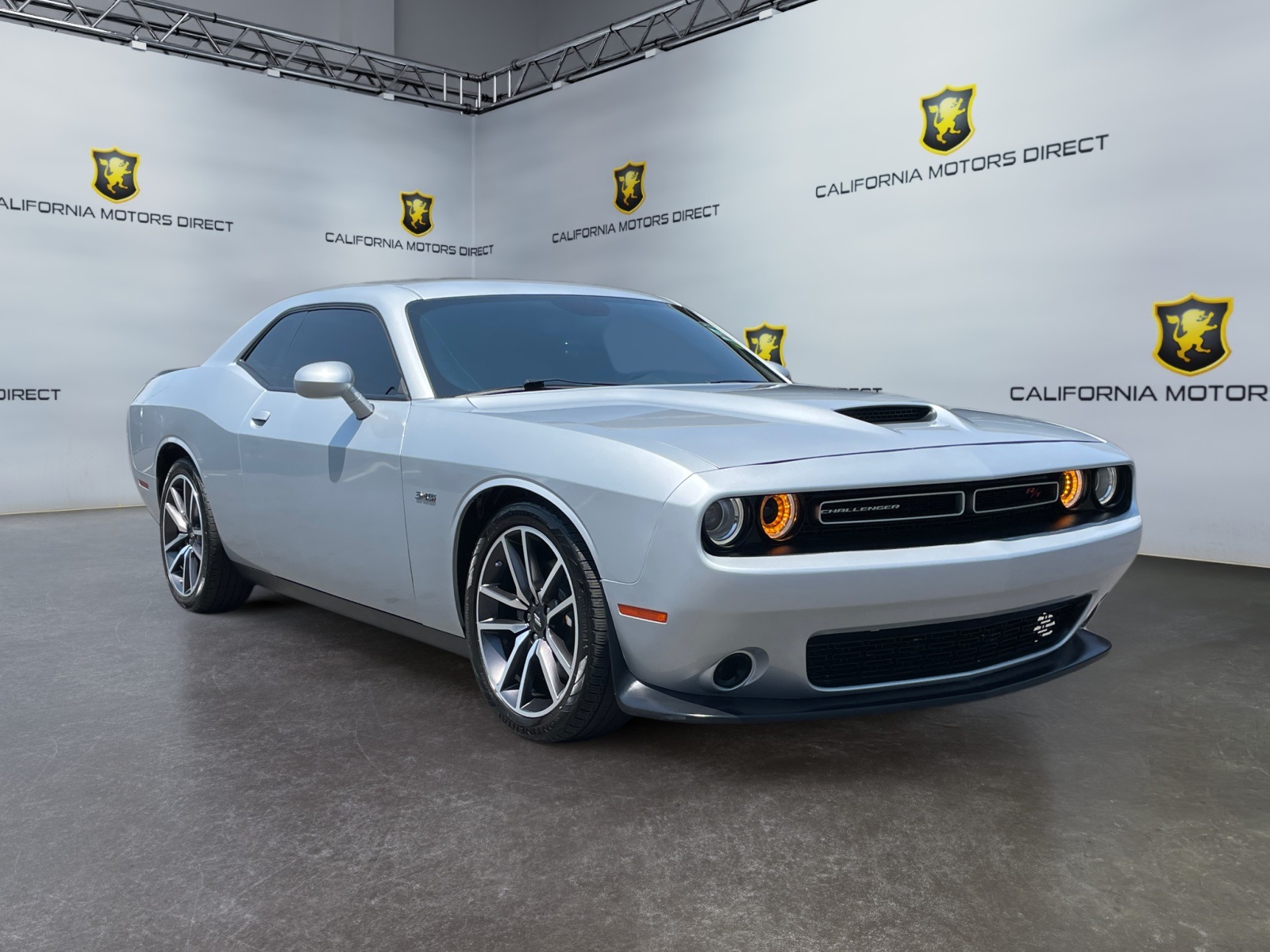 2023 Dodge Challenger R/T photo 3