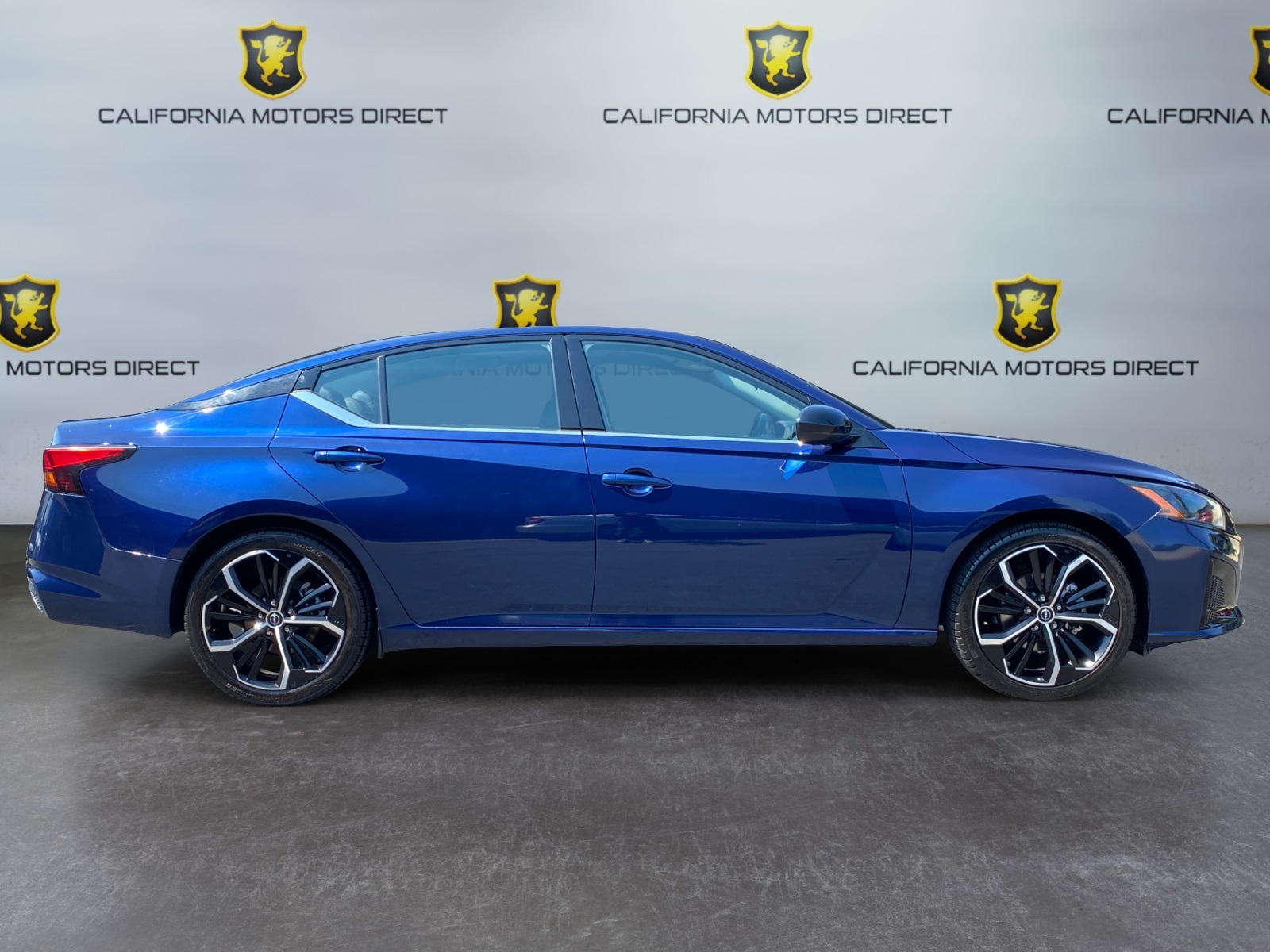 2023 Nissan Altima 2.5 SR photo 4