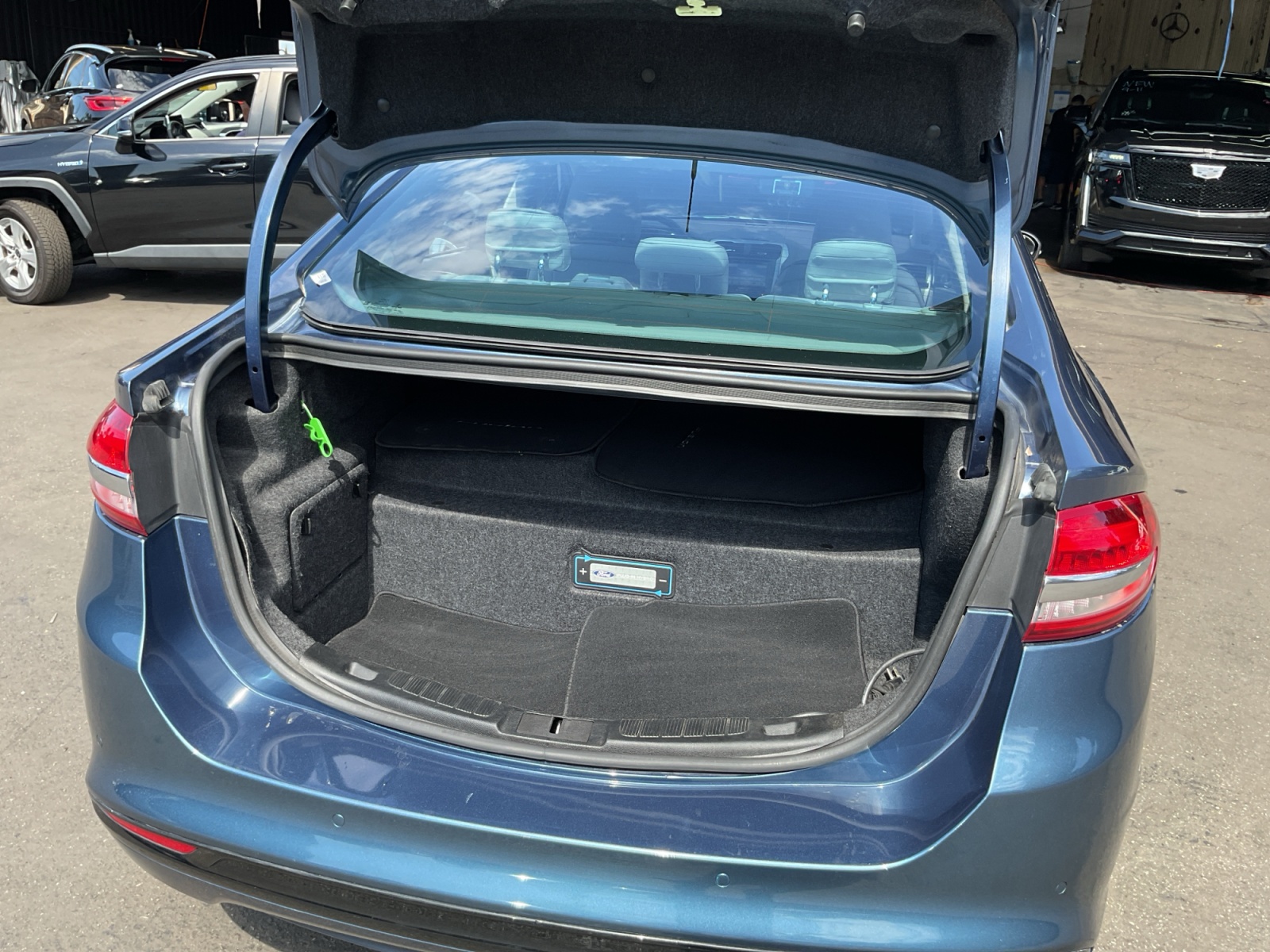 2018 Ford Fusion Energi Titanium photo 26