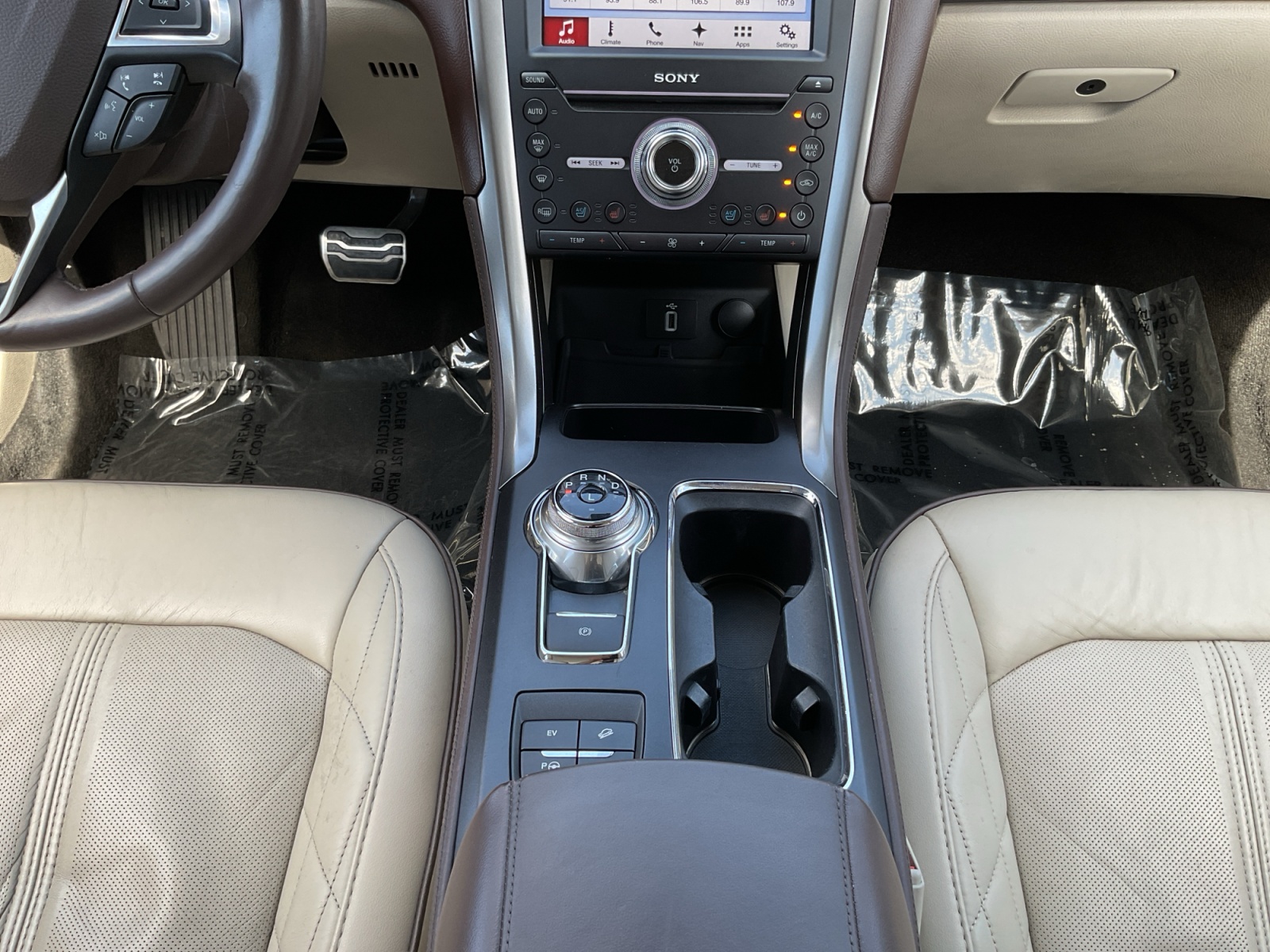 2018 Ford Fusion Energi Titanium photo 12