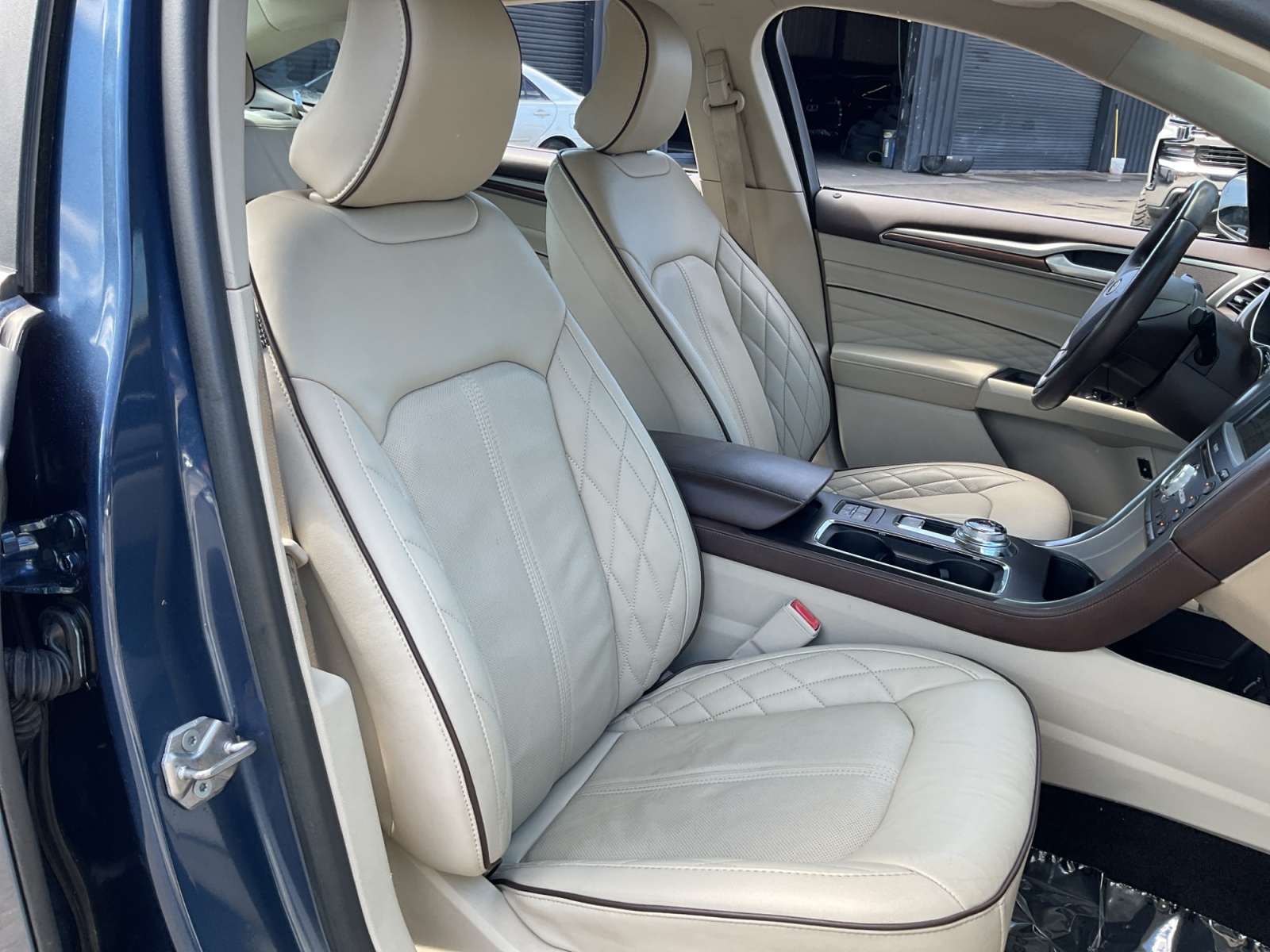 2018 Ford Fusion Energi Titanium photo 23