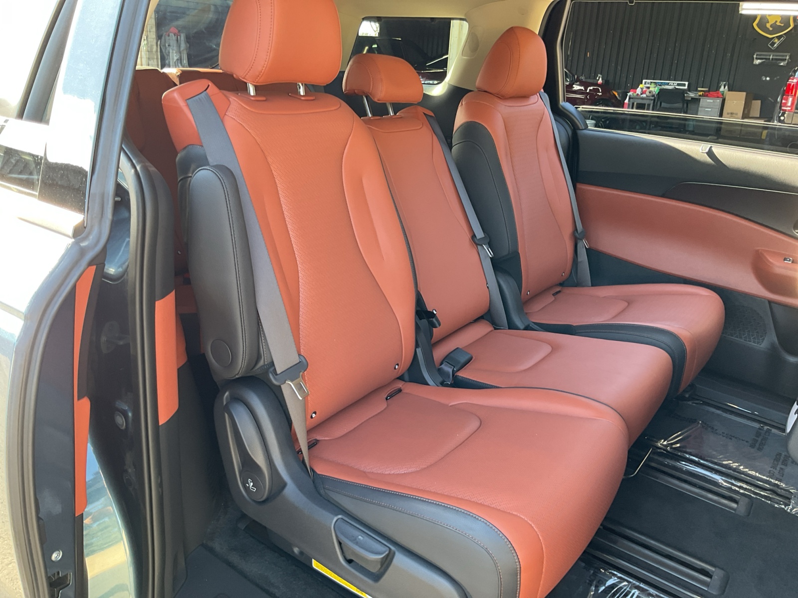 2025 Kia Carnival SX photo 21