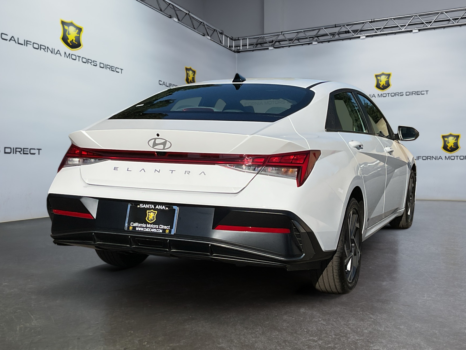 2025 Hyundai Elantra SEL Convenience photo 5