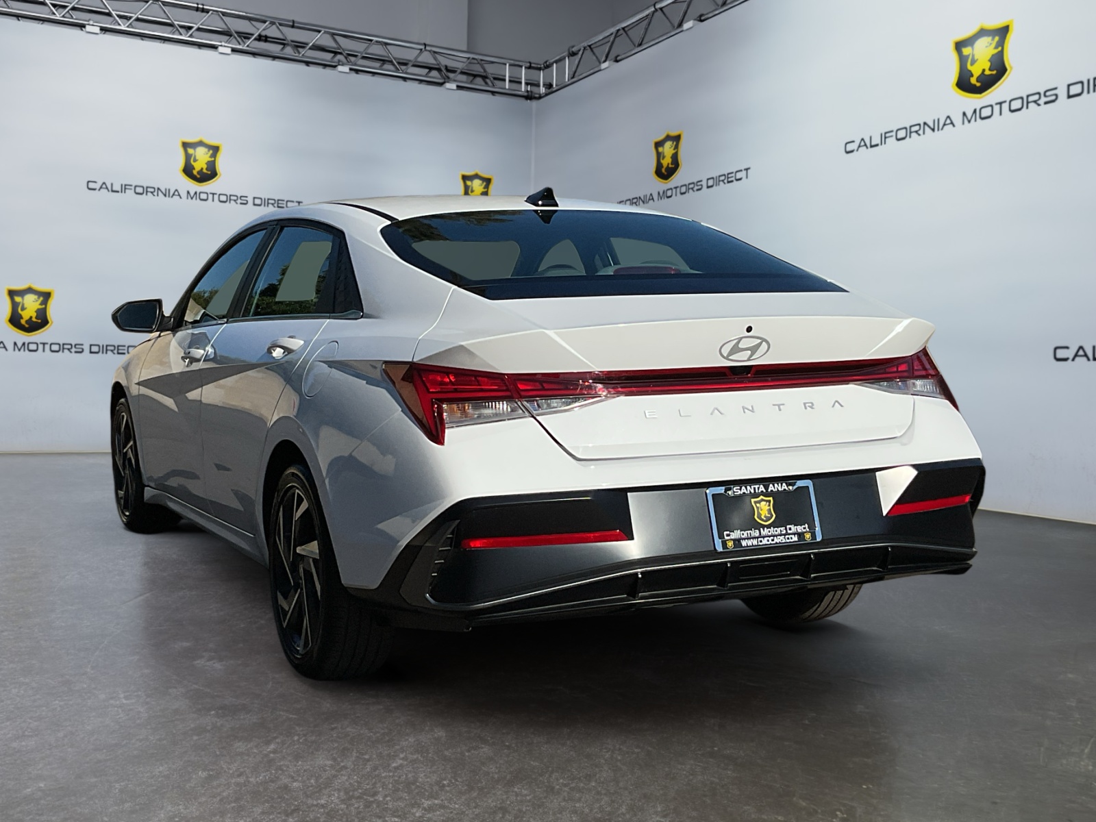 2025 Hyundai Elantra SEL Convenience photo 7