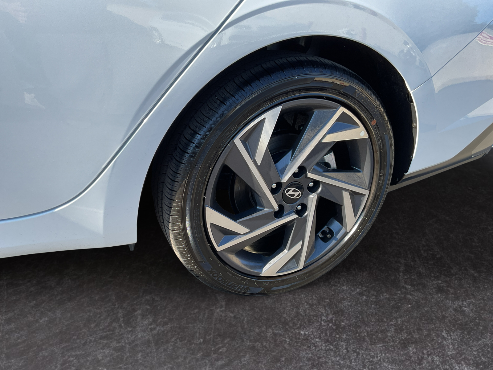 2025 Hyundai Elantra SEL Convenience photo 10