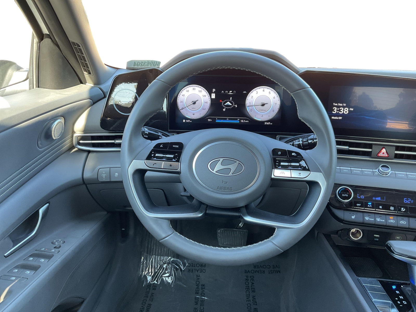 2025 Hyundai Elantra SEL Convenience photo 12