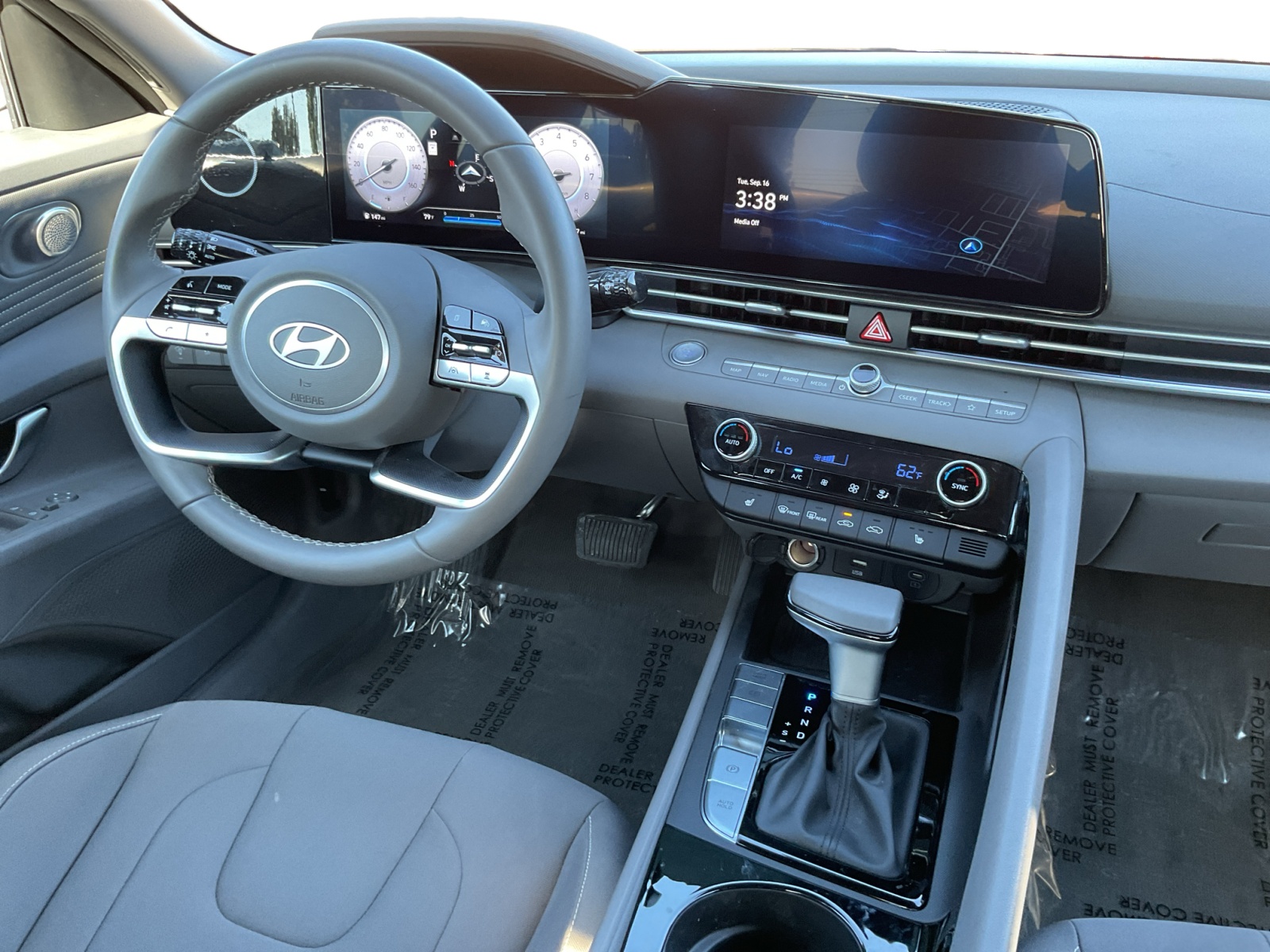 2025 Hyundai Elantra SEL Convenience photo 15