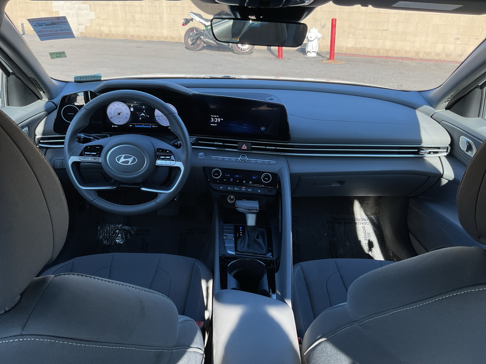 2025 Hyundai Elantra SEL Convenience photo 18